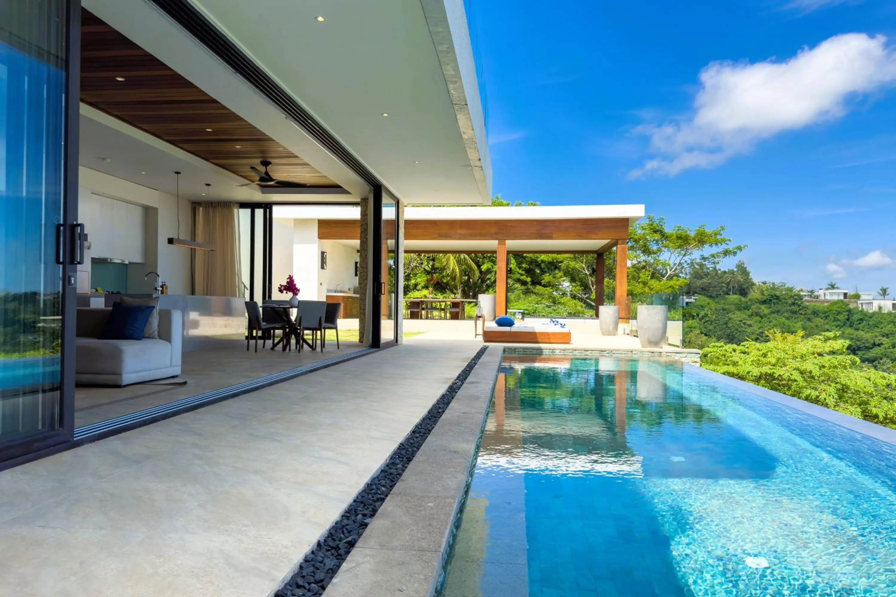 Swimming pool in Selong Selo Resort and Villas