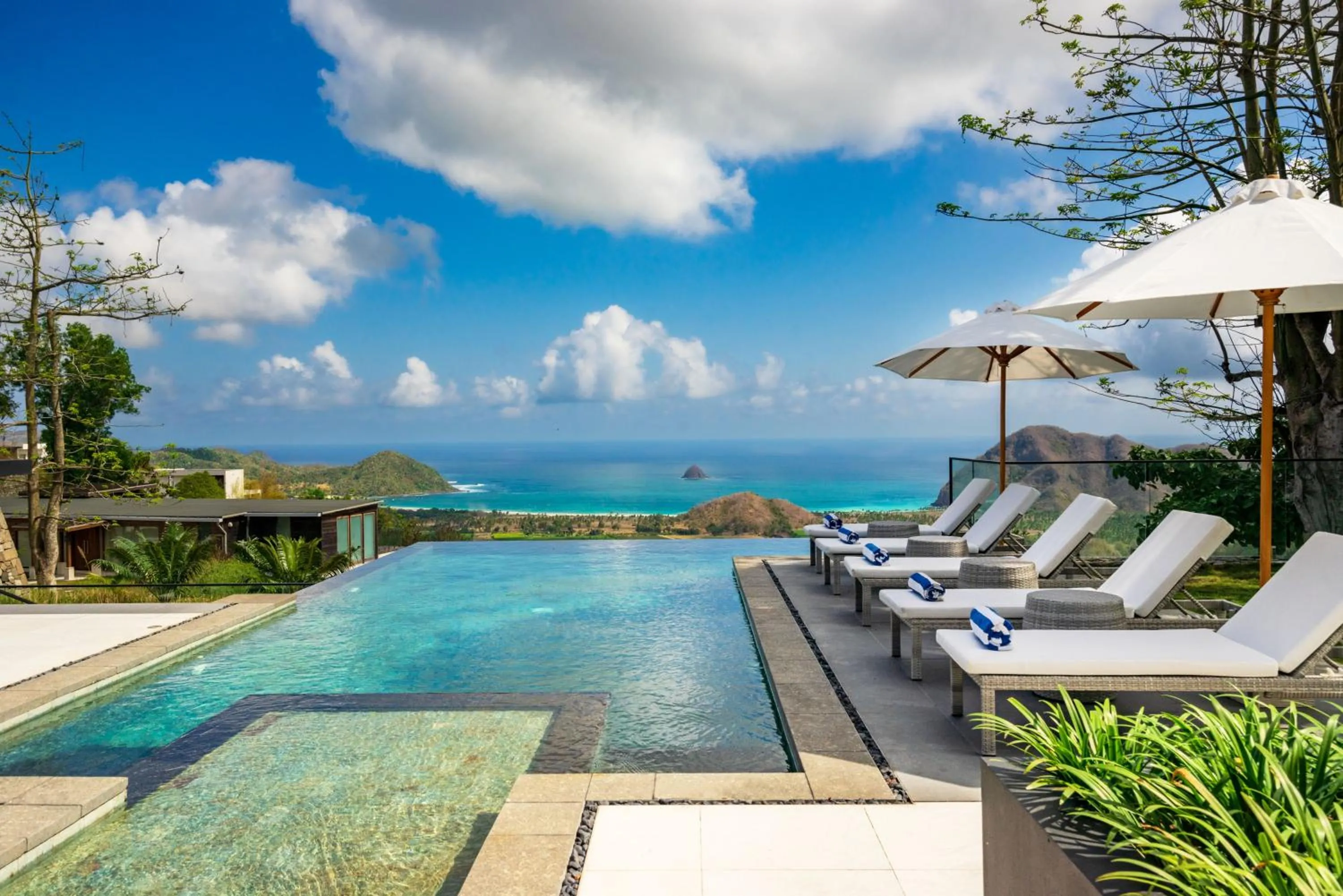 Swimming pool in Selong Selo Resort and Villas