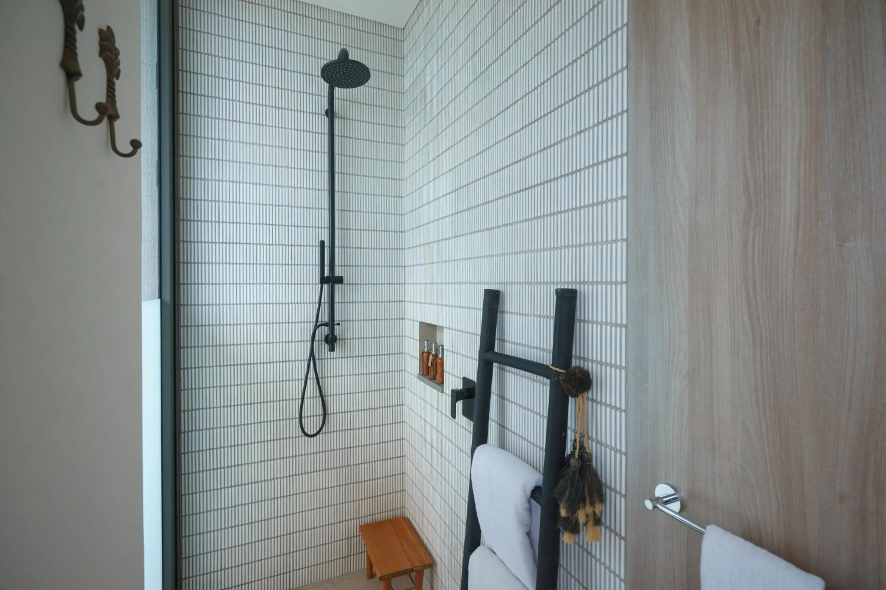 Shower in Selong Selo Resort and Villas