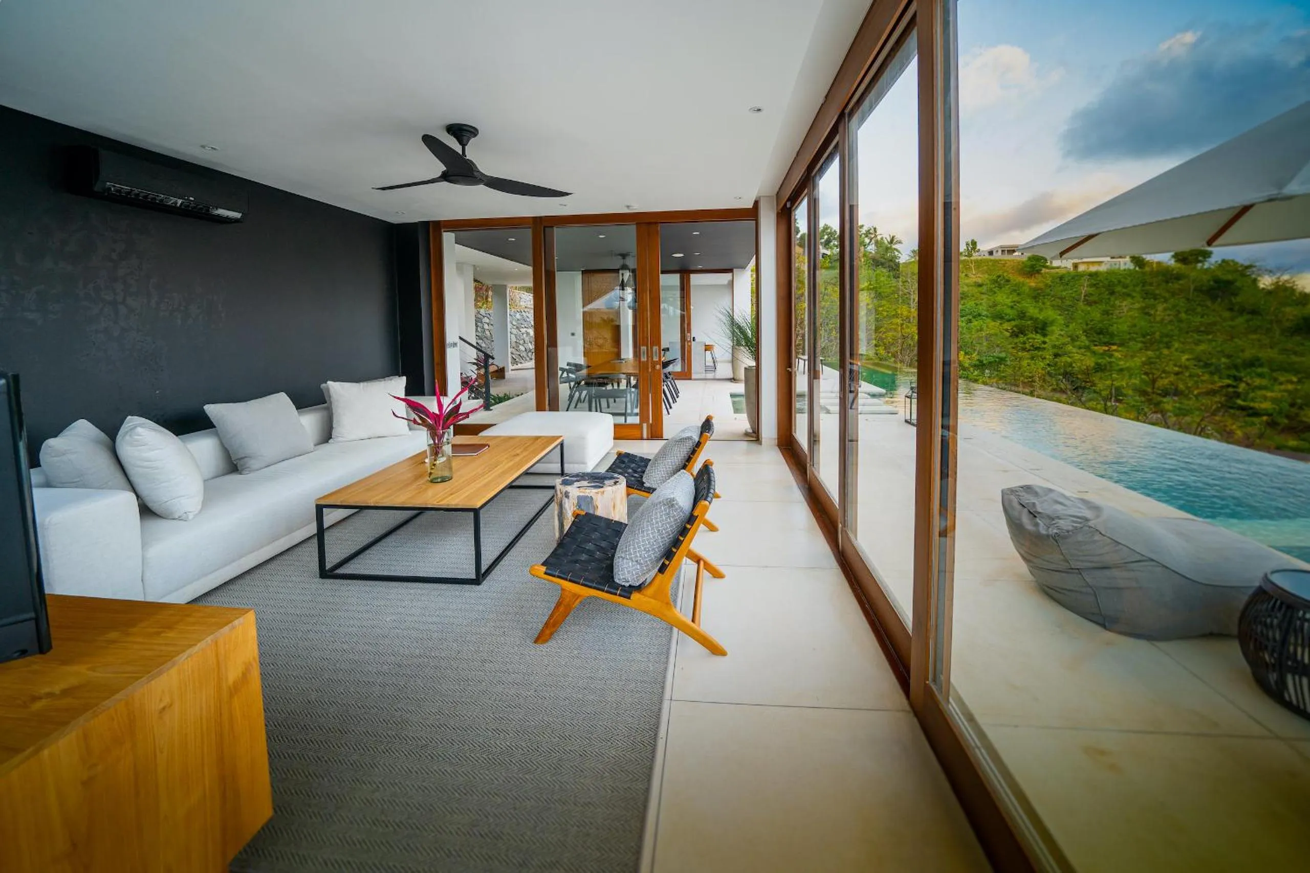 Living room in Selong Selo Resort and Villas
