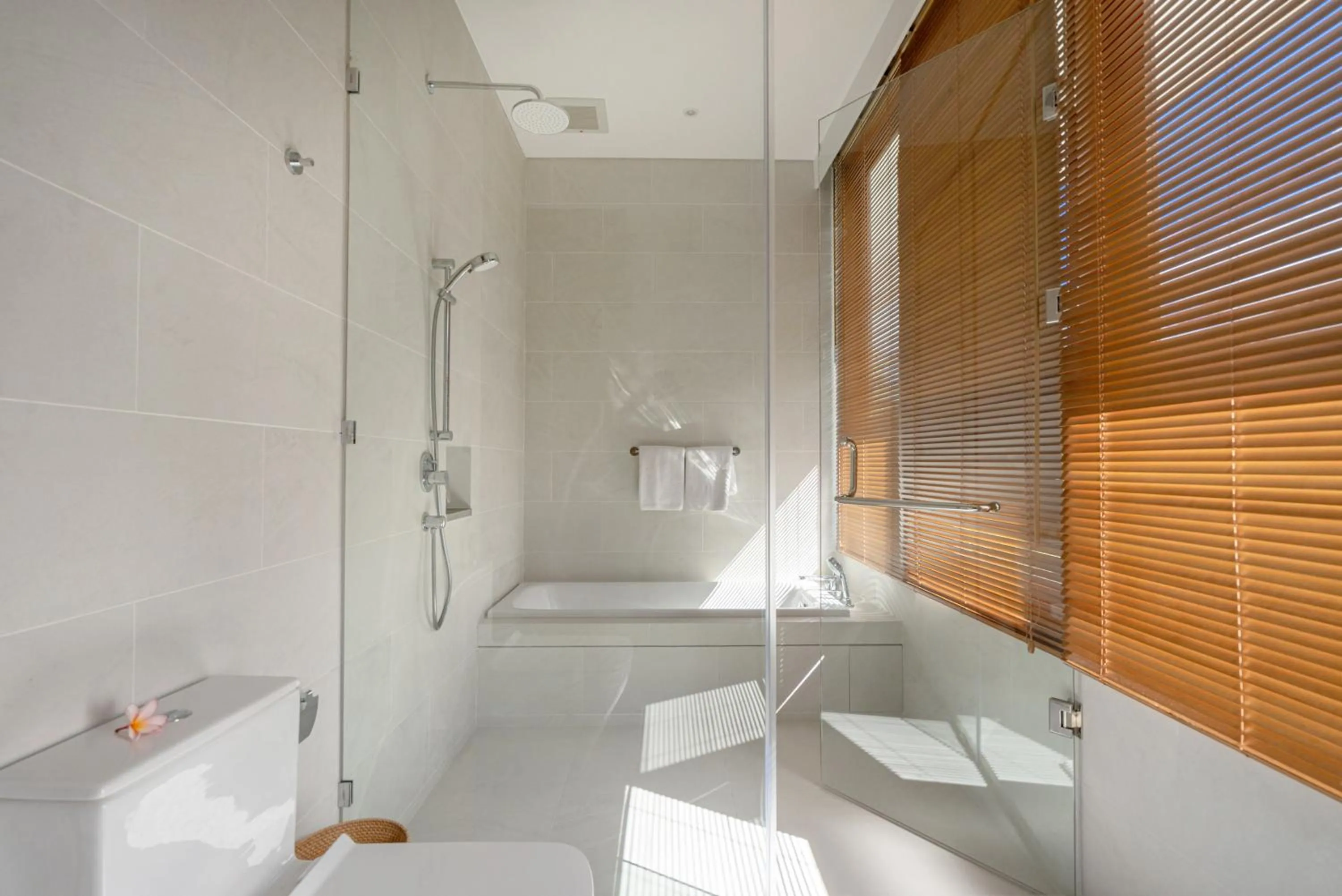 Shower in Selong Selo Resort and Villas