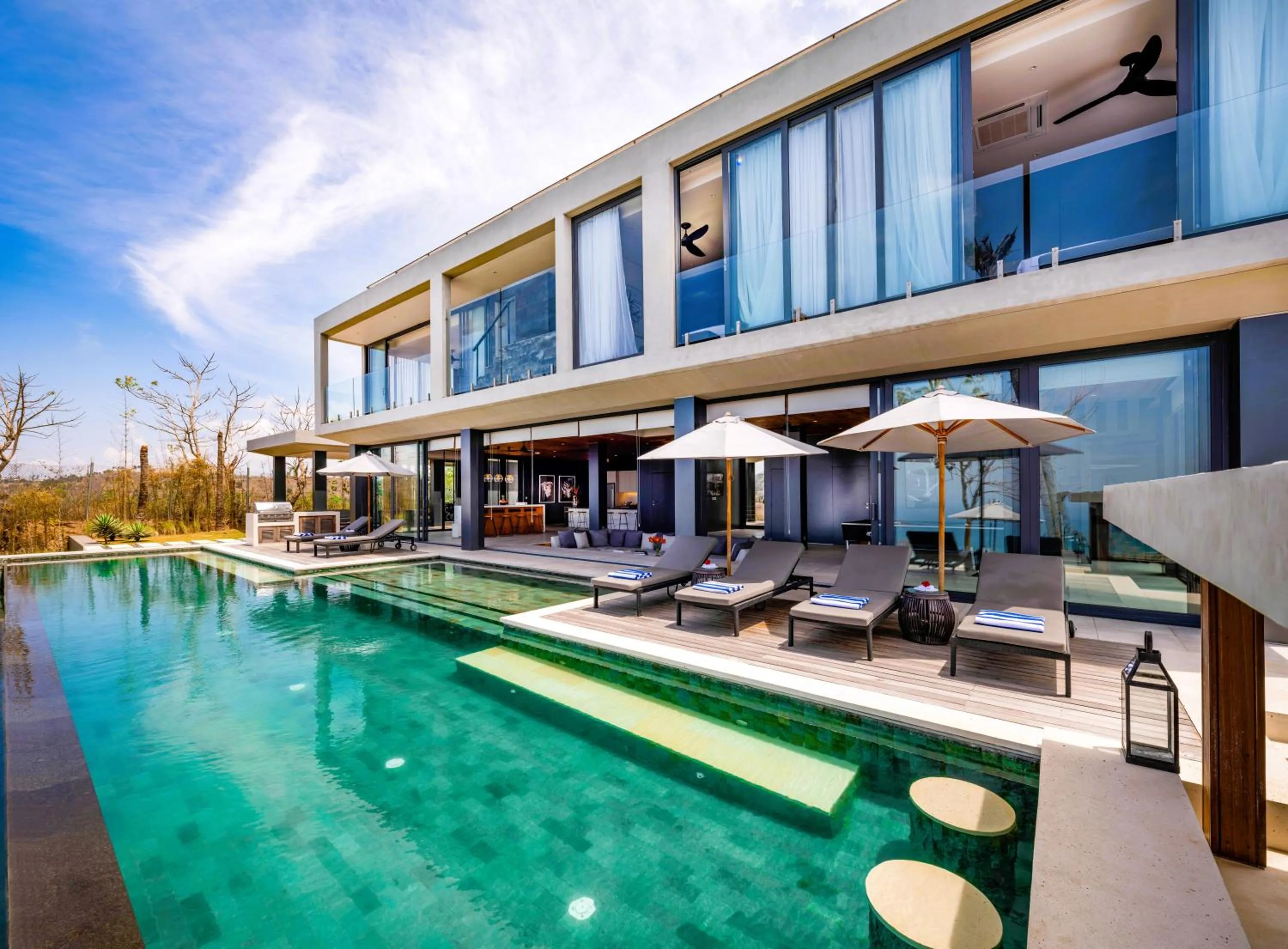 Swimming pool in Selong Selo Resort and Villas