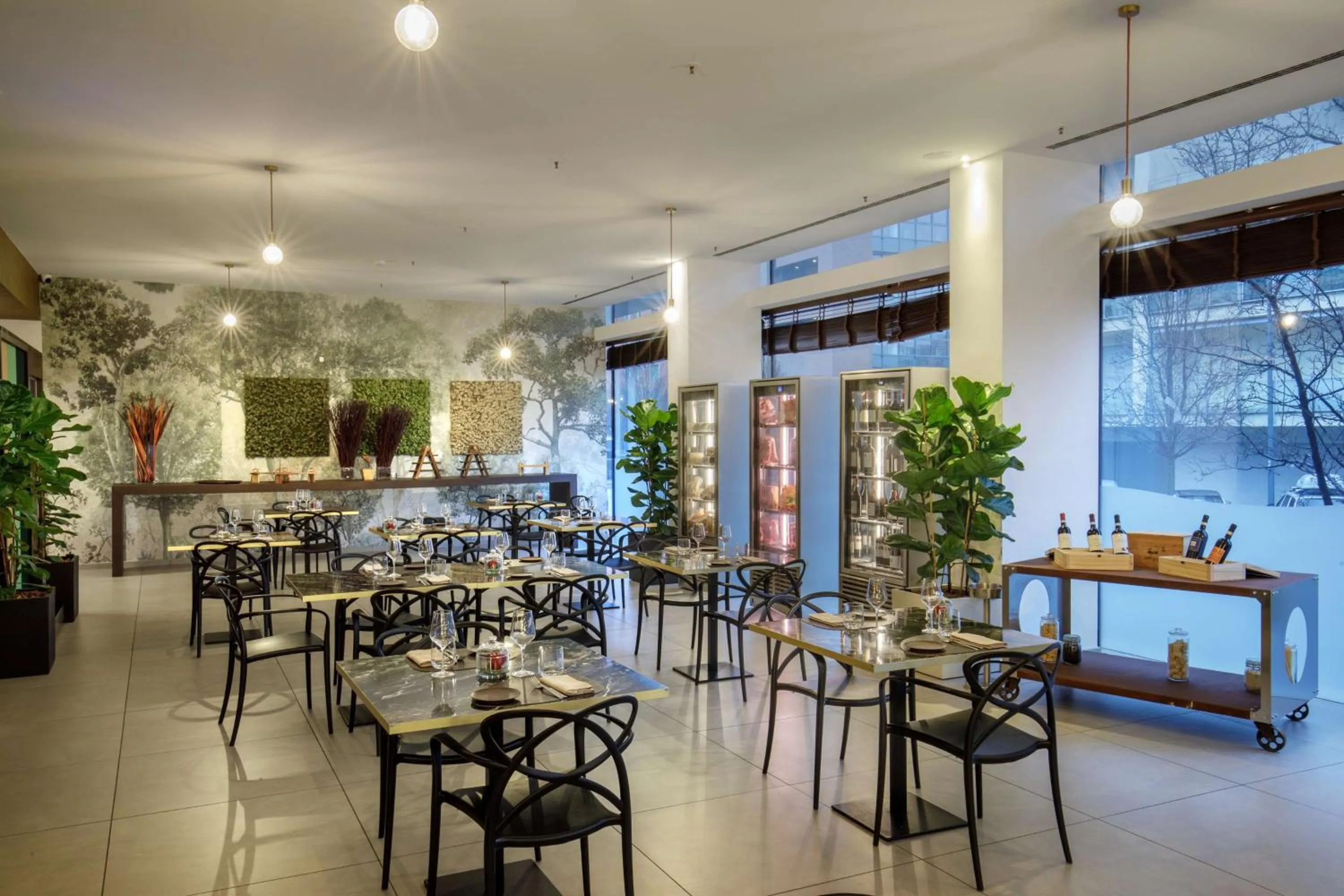 Restaurant/places to eat in DoubleTree By Hilton Milan