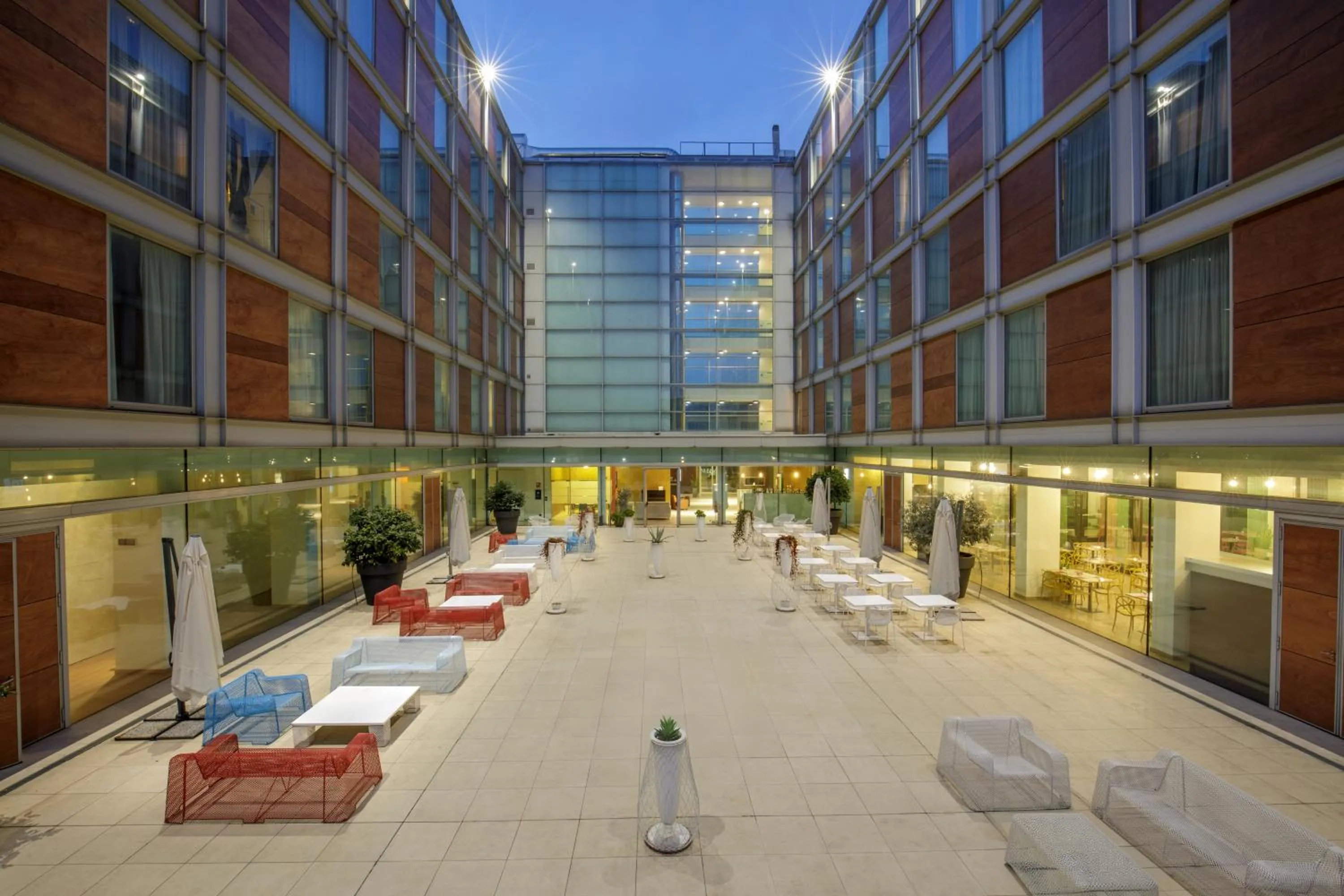 Patio in DoubleTree By Hilton Milan