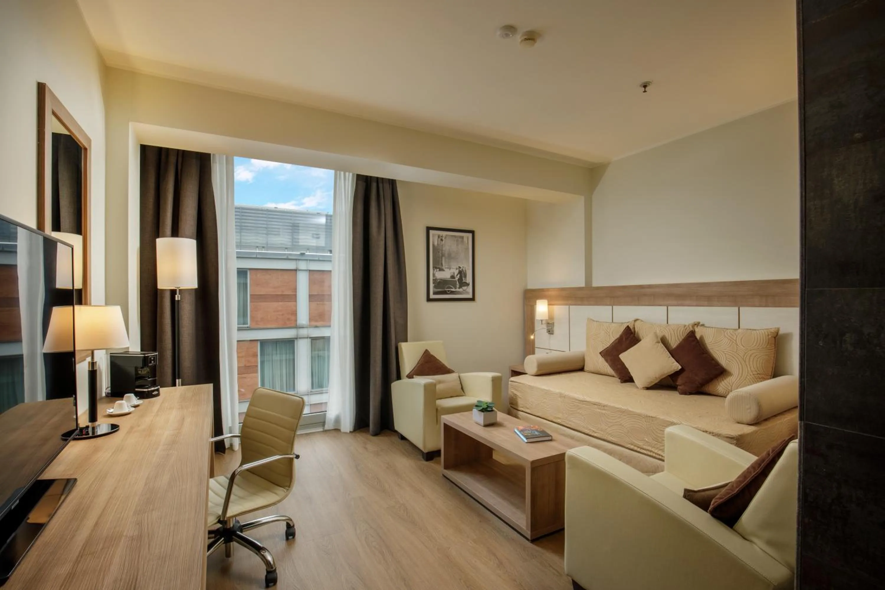 TV and multimedia in DoubleTree By Hilton Milan