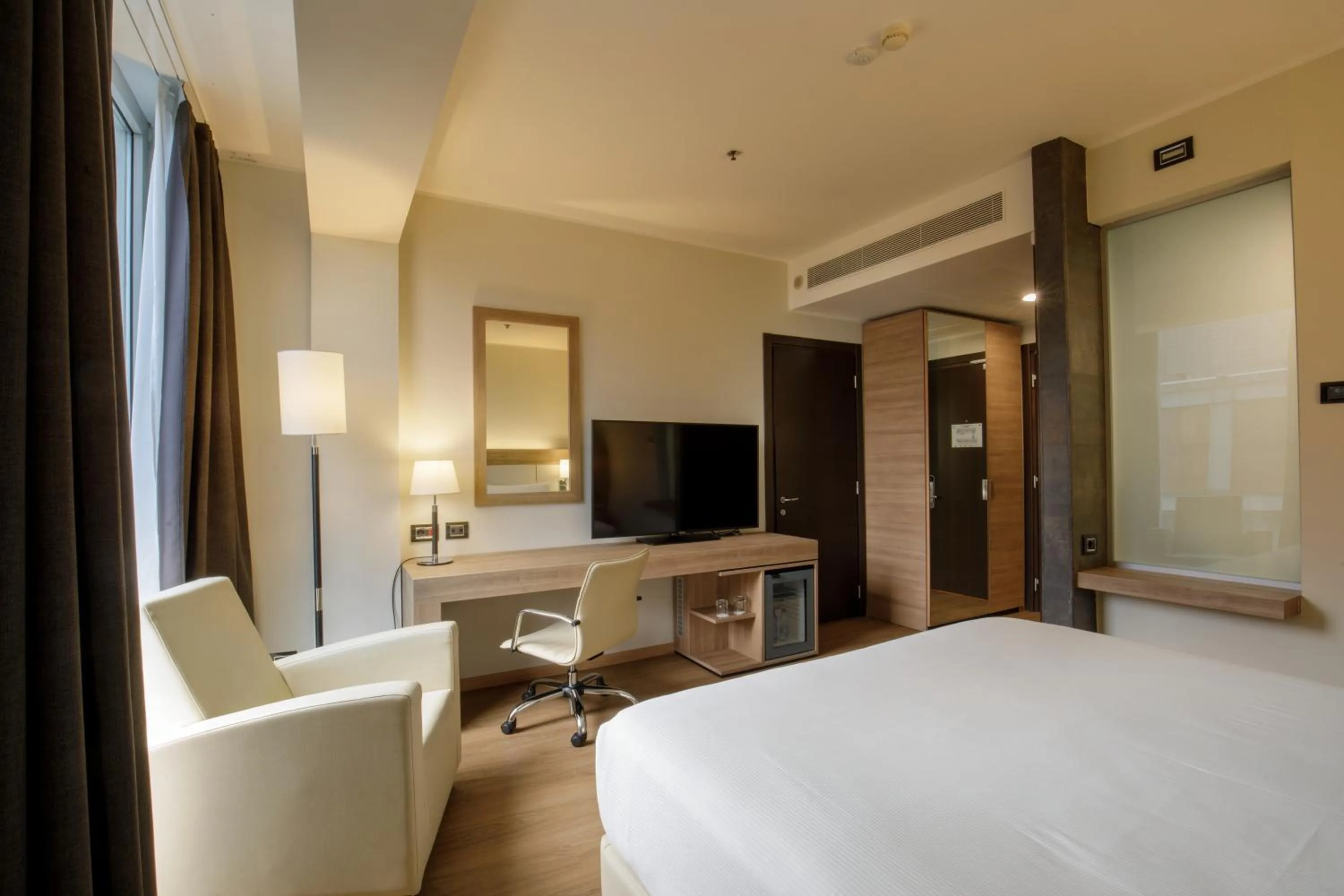 TV and multimedia, Bed in DoubleTree By Hilton Milan