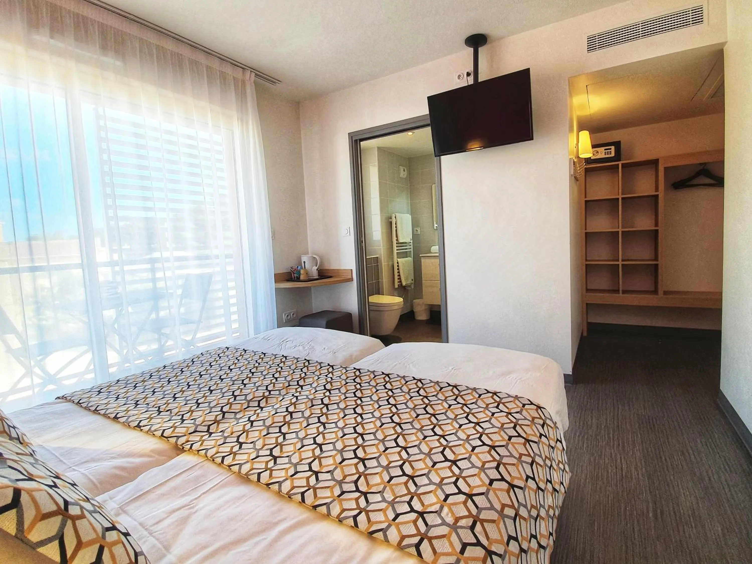 Bed in Hotel Le Virevent