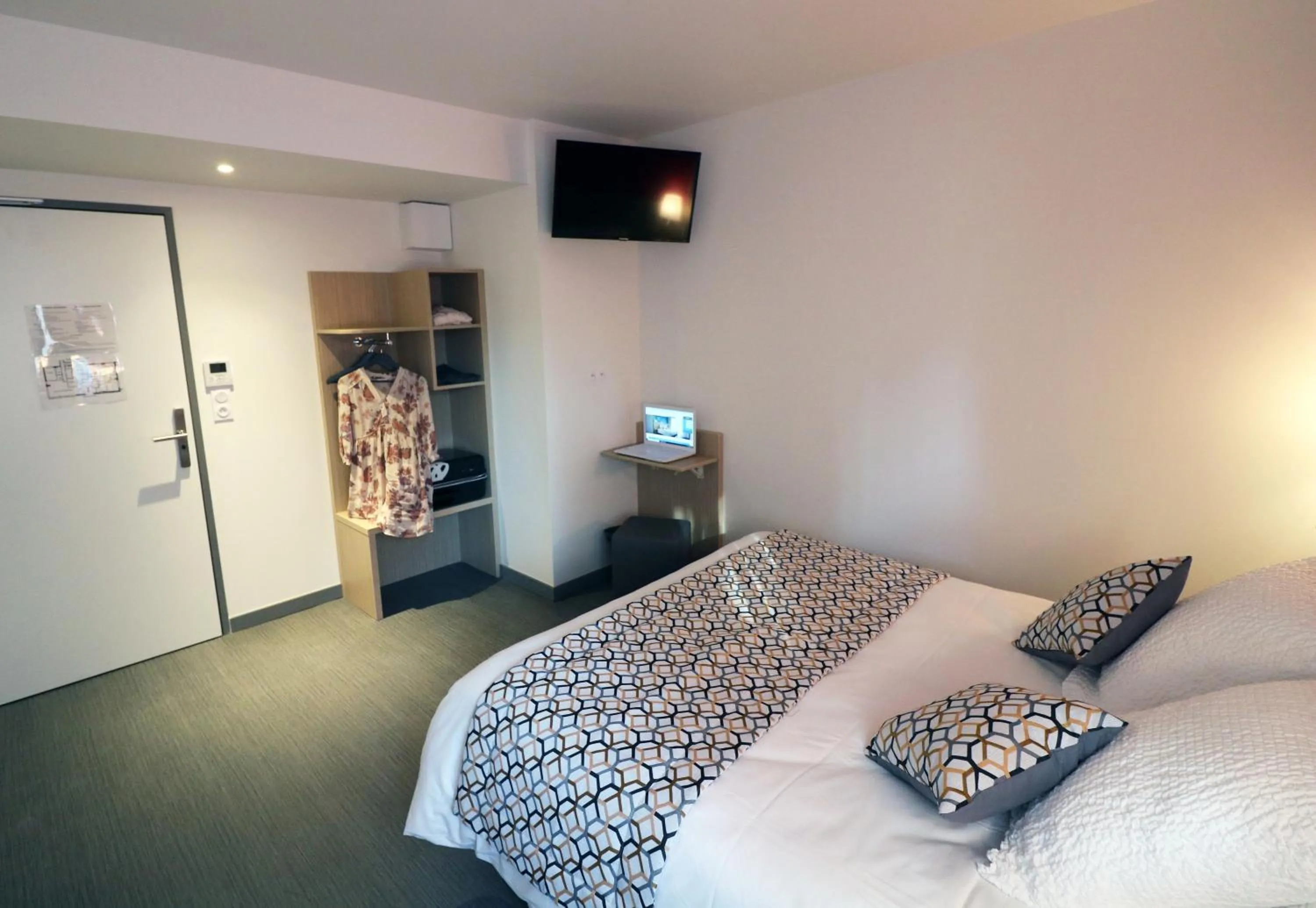 Photo of the whole room, Bed in Hotel Le Virevent