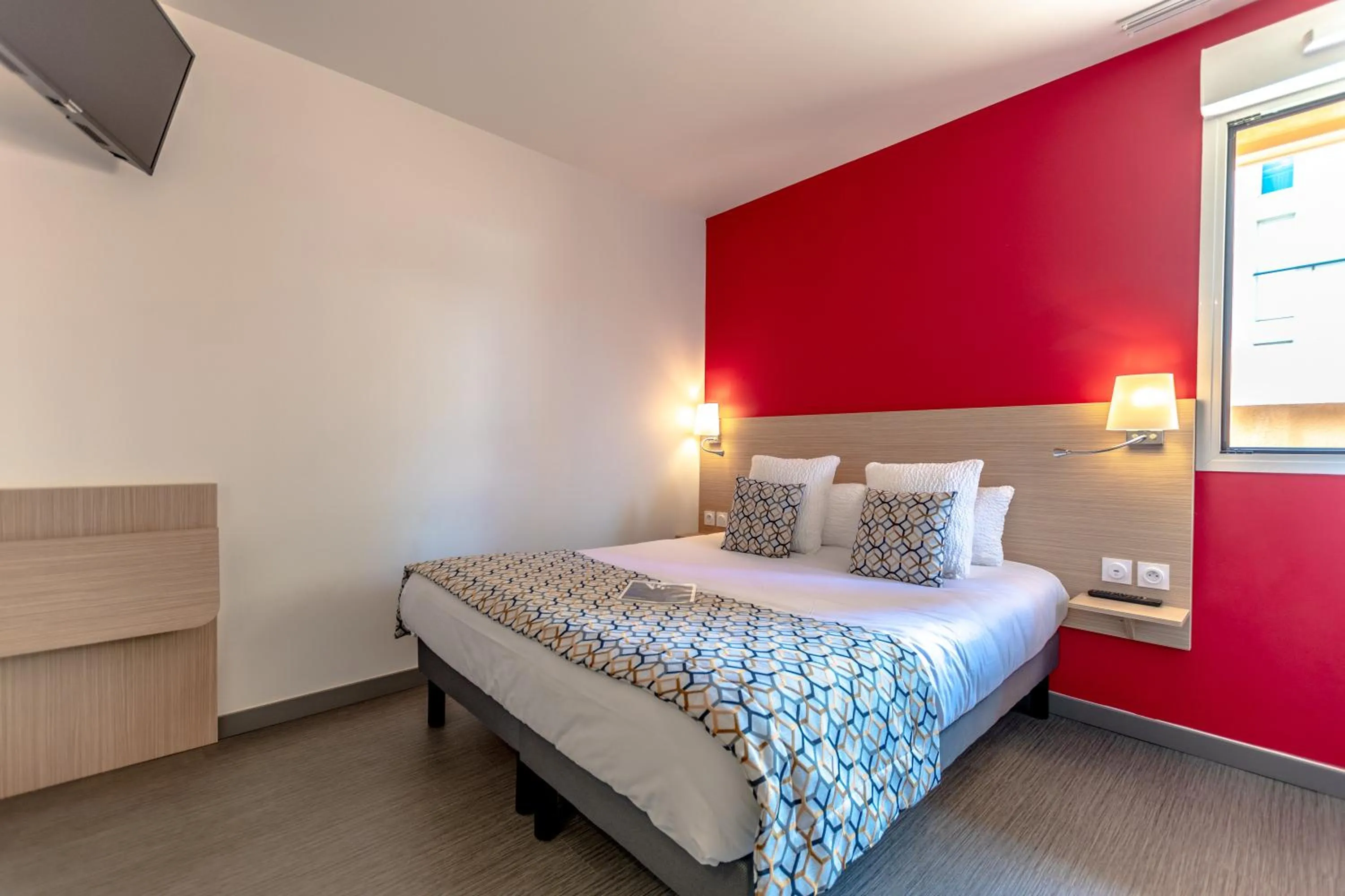 Photo of the whole room, Bed in Hotel Le Virevent