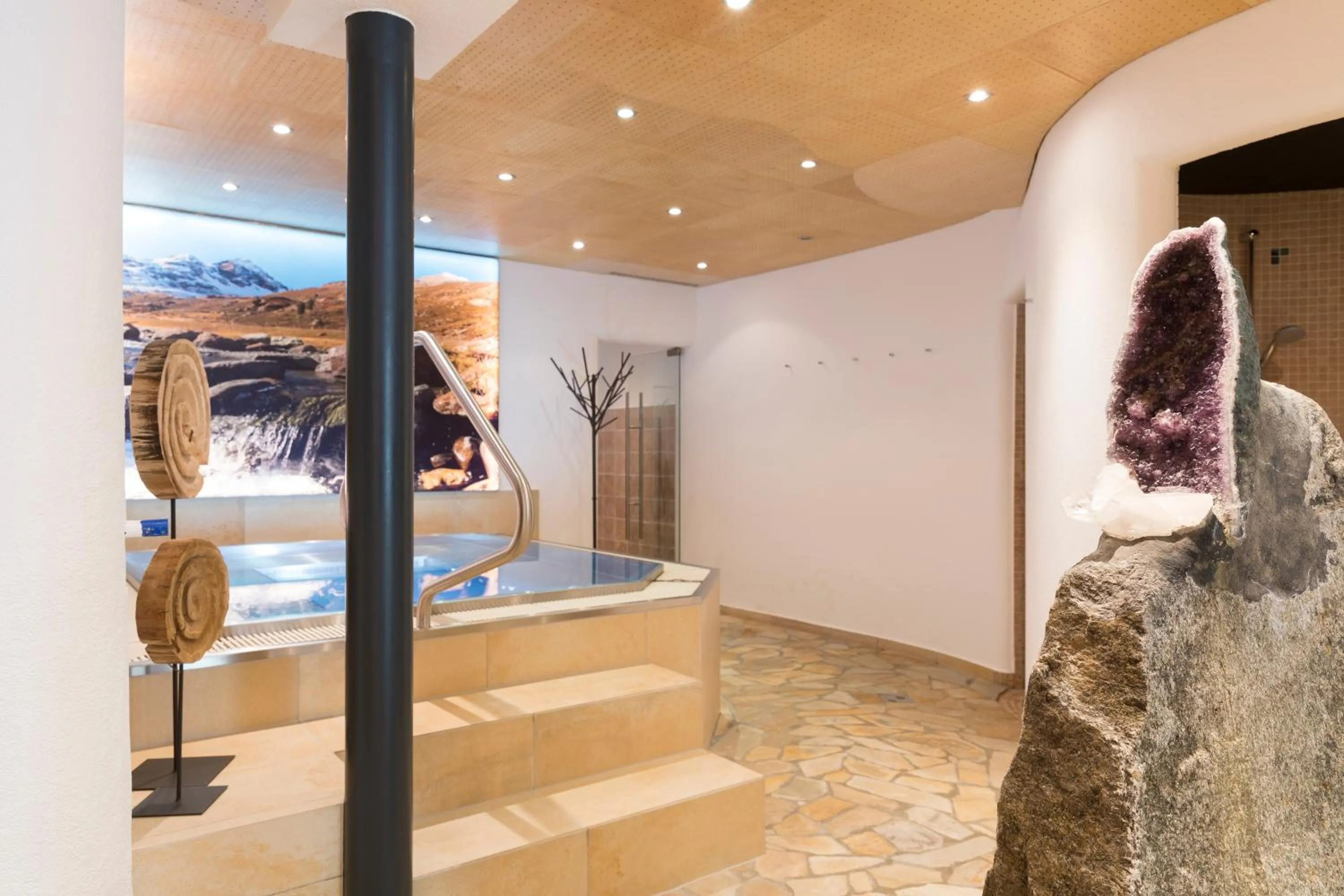 Swimming pool in GenussHotel Sonnblick