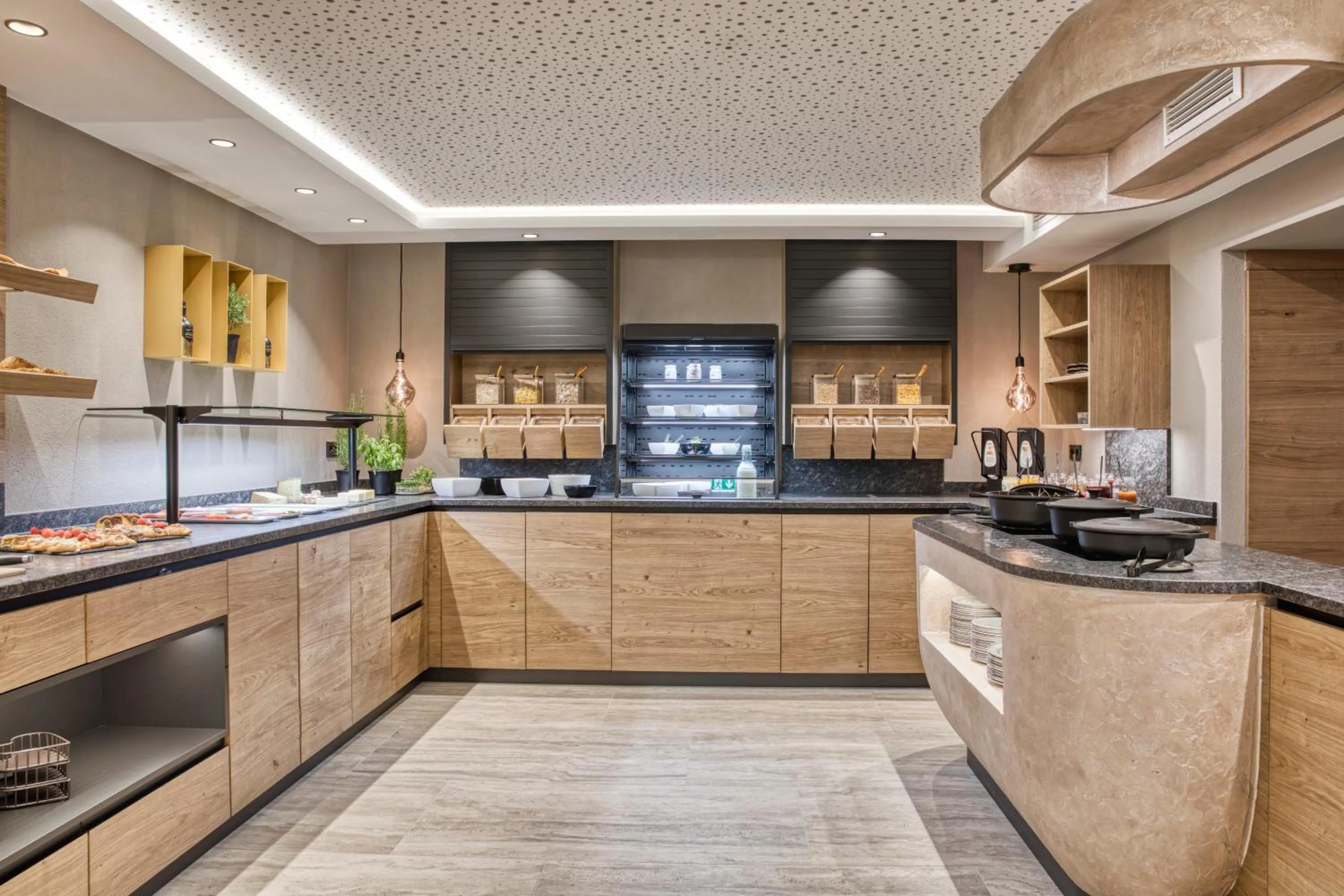 Restaurant/places to eat in GenussHotel Sonnblick