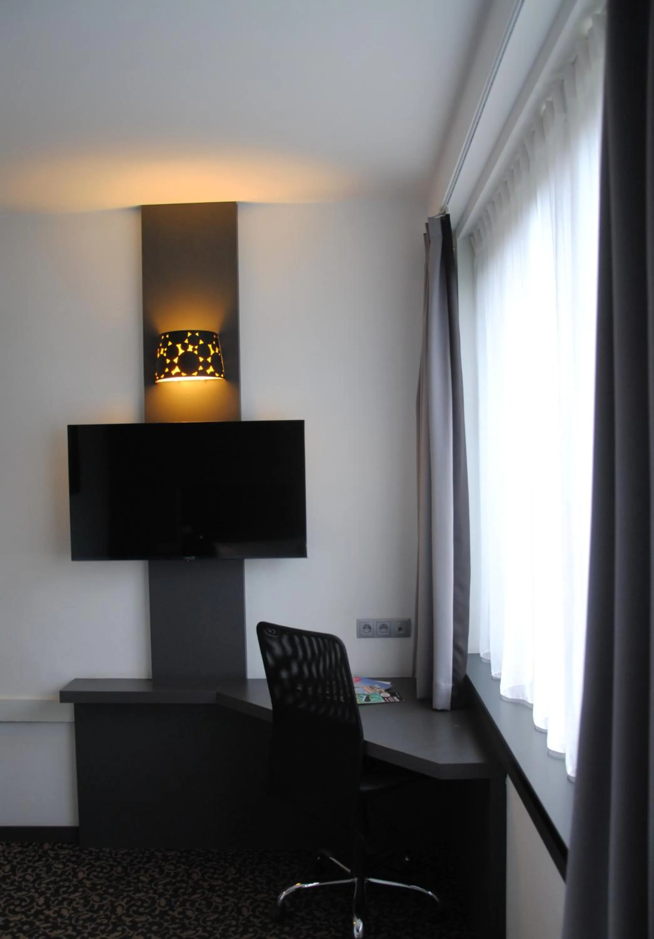 B&B HOTEL Brussels East Woluwe