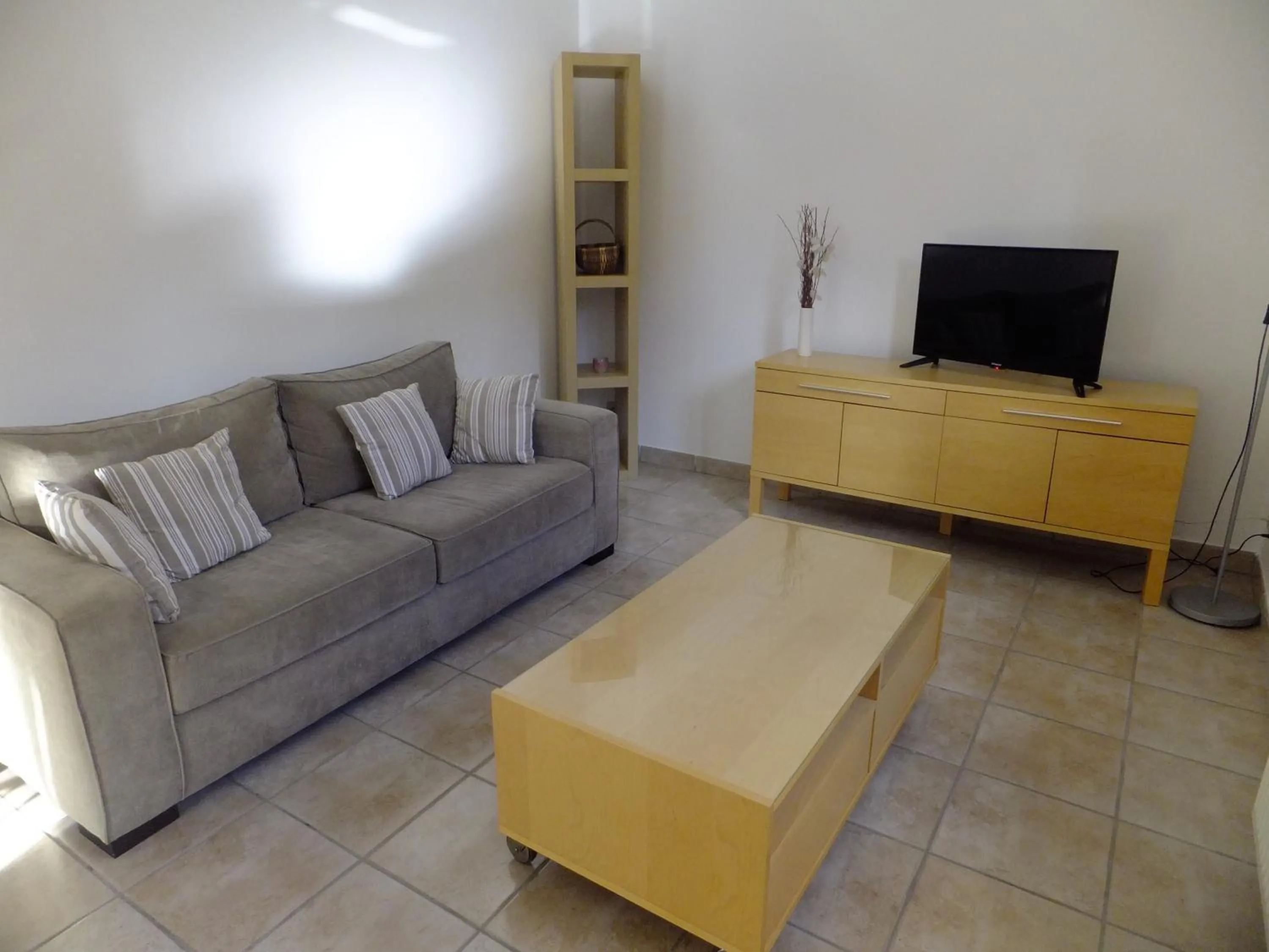 TV and multimedia in Le Clos Gentiane