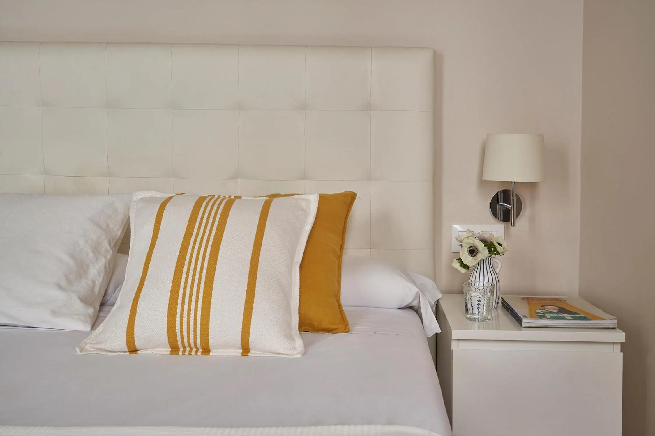Bed in Lugaris Rambla Apartments