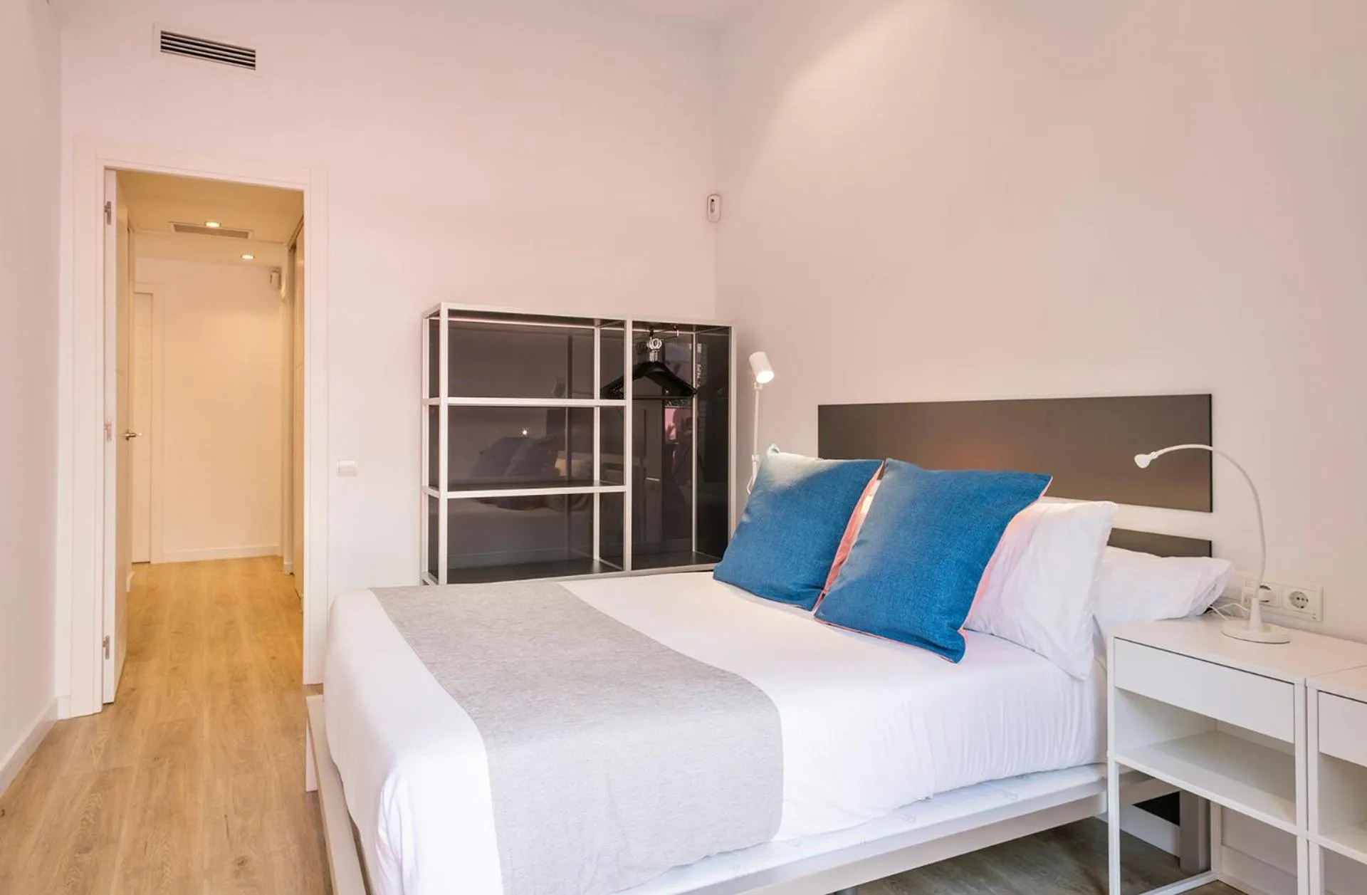 Bedroom, Bed in Lugaris Rambla Apartments