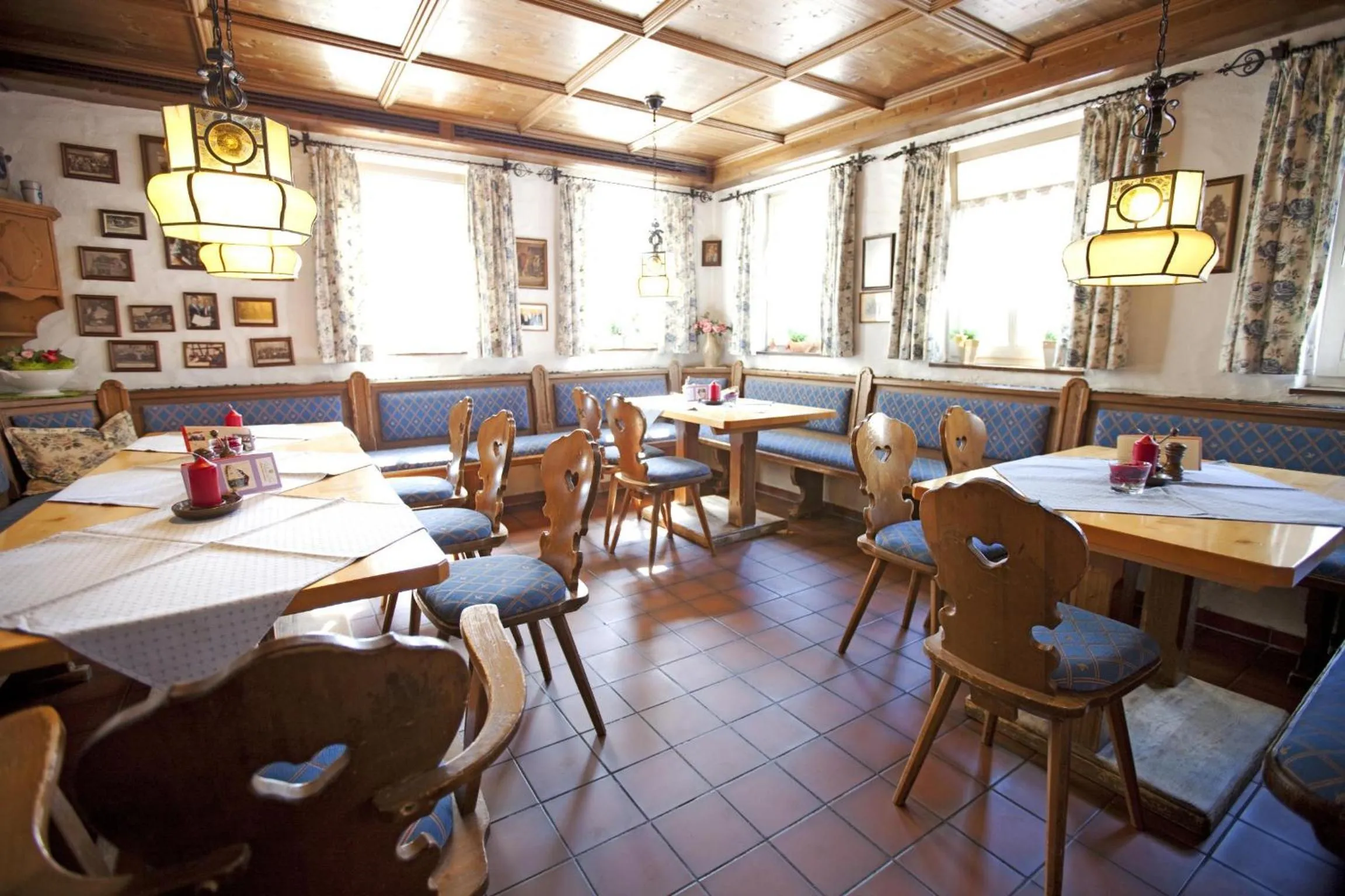 Restaurant/places to eat in Hotel Hirsch