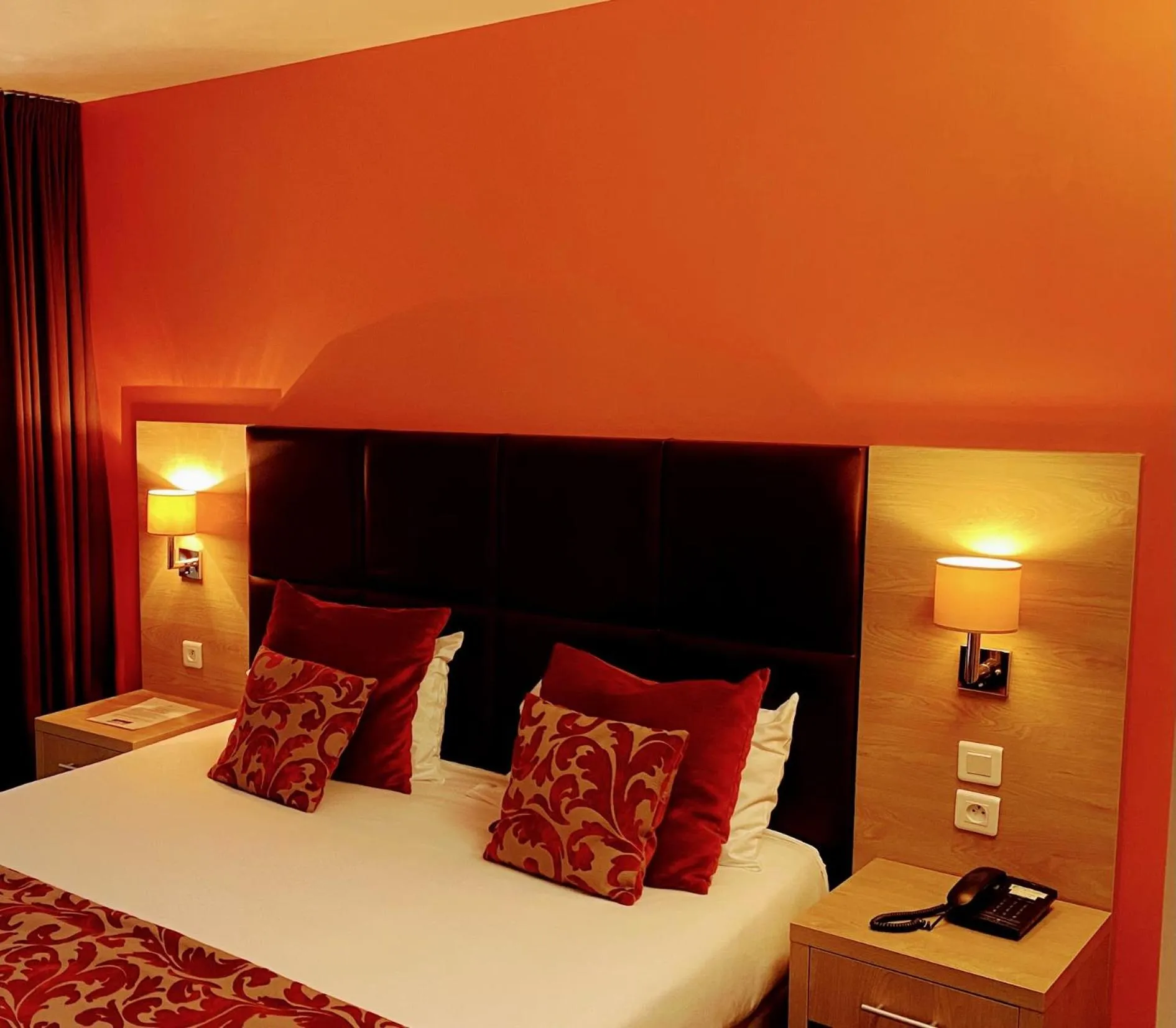 Bedroom, Bed in Royal Cottage Pamela Hotel Cassis