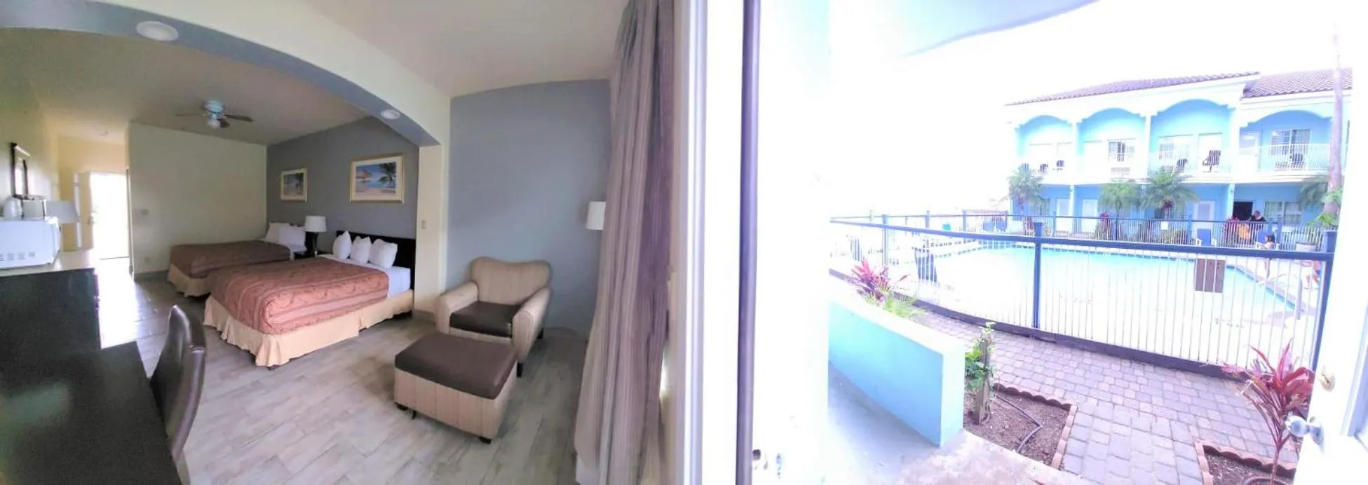 Bed in Casa Bella Hotel and Suites