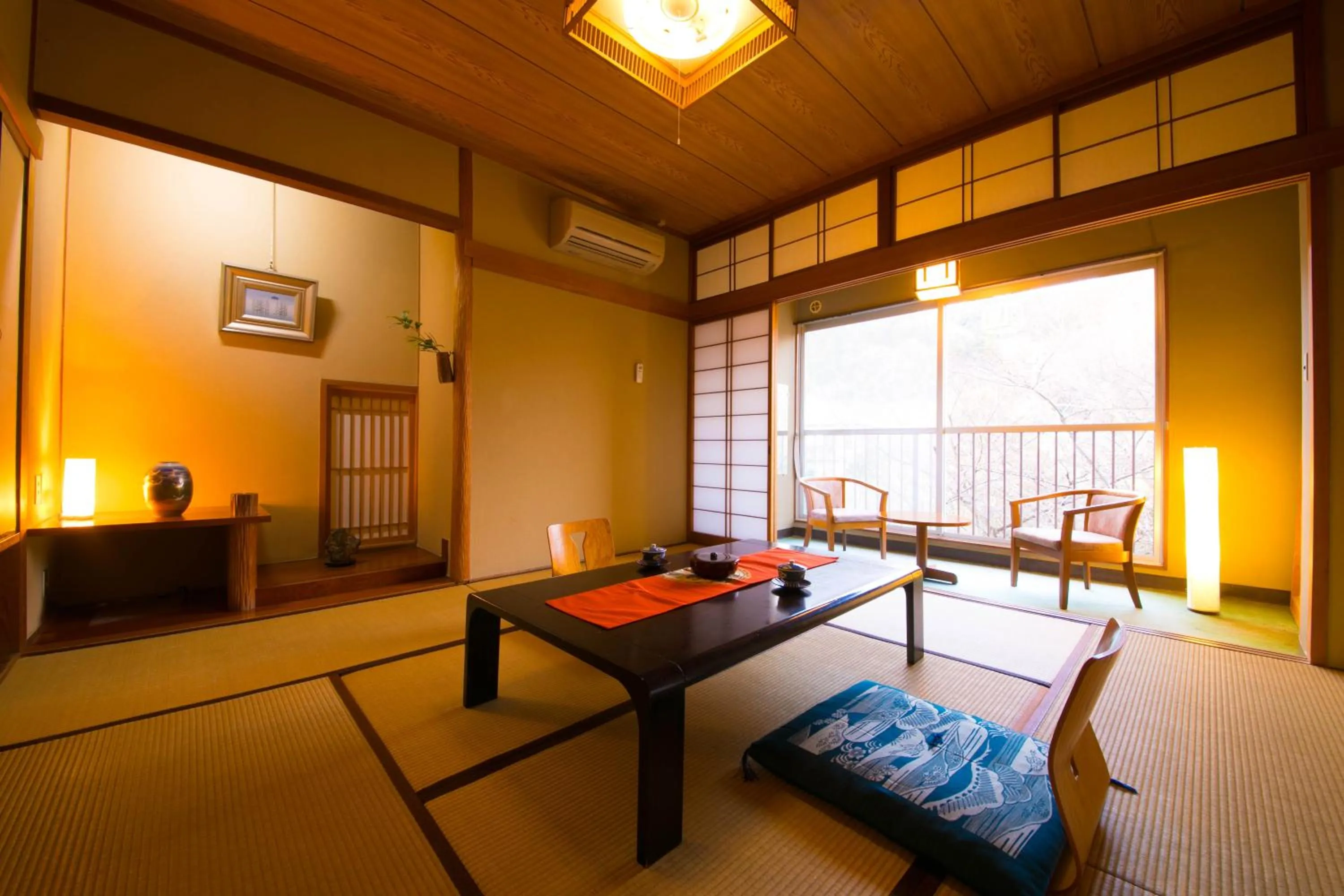 Photo of the whole room in Ryokan Seishounagon