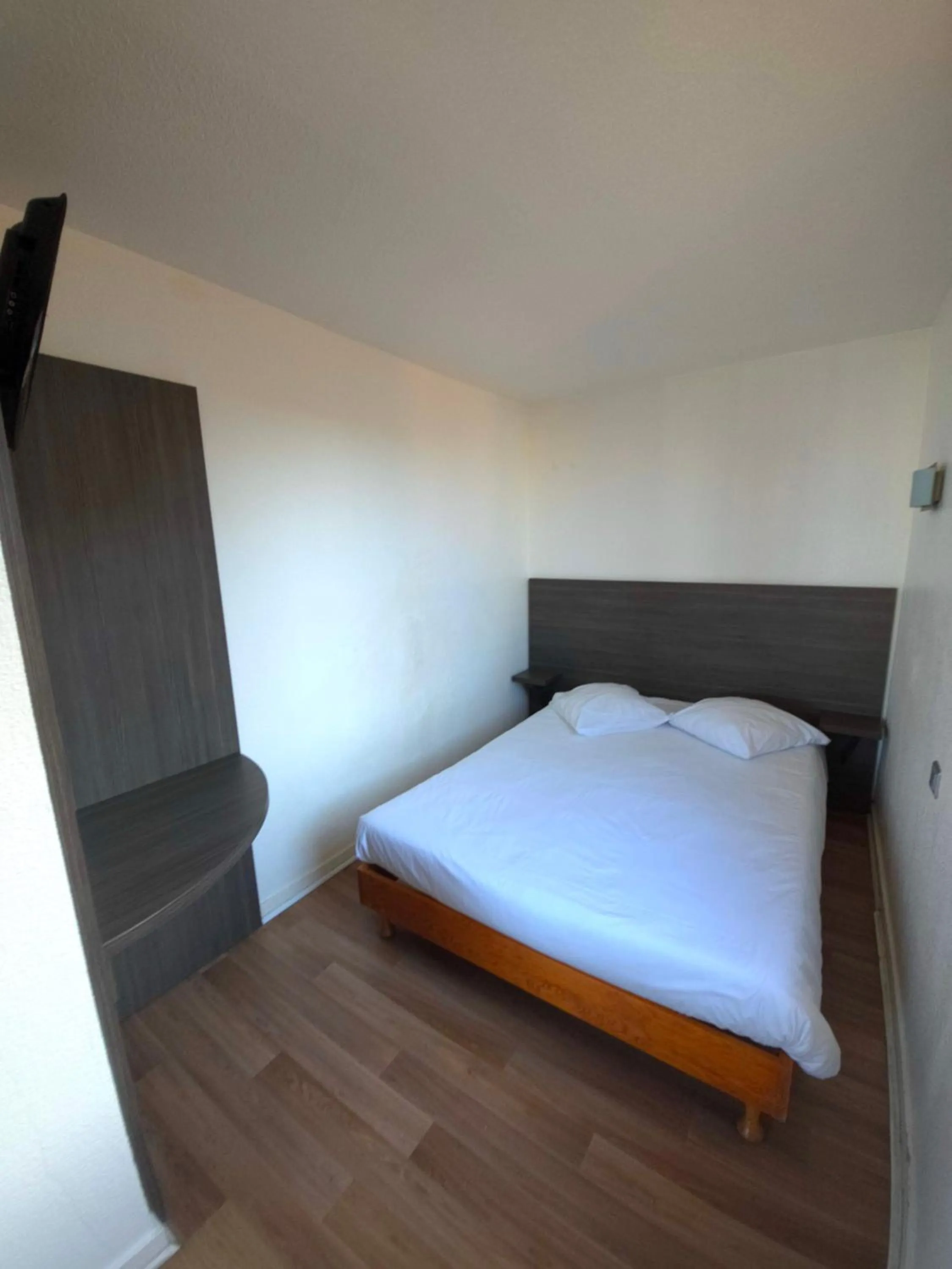 Bed in Geneva Residence