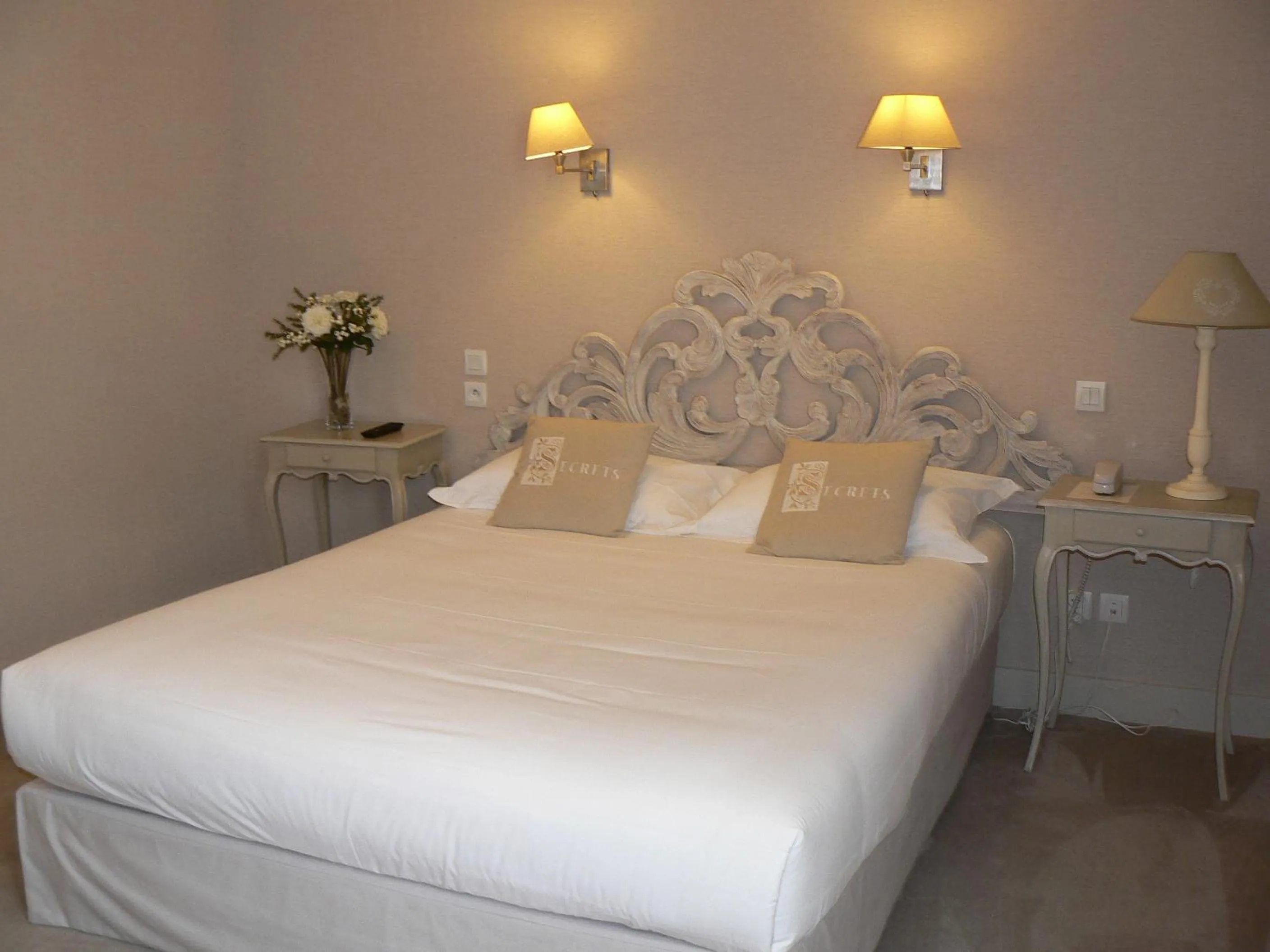 Bed in Hôtel Restaurants & Spa Perier Du Bignon