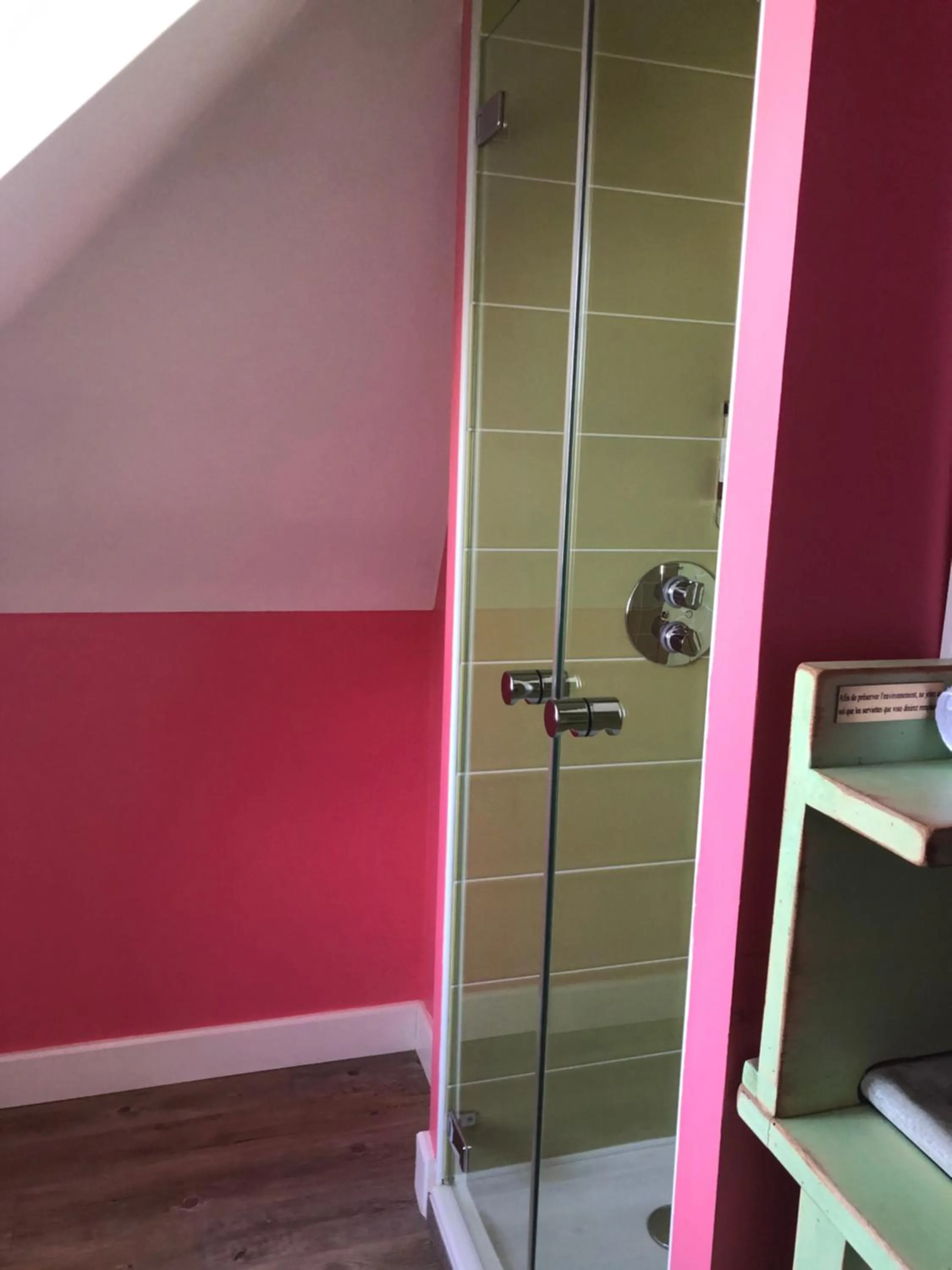 Bathroom in Hôtel Restaurants & Spa Perier Du Bignon