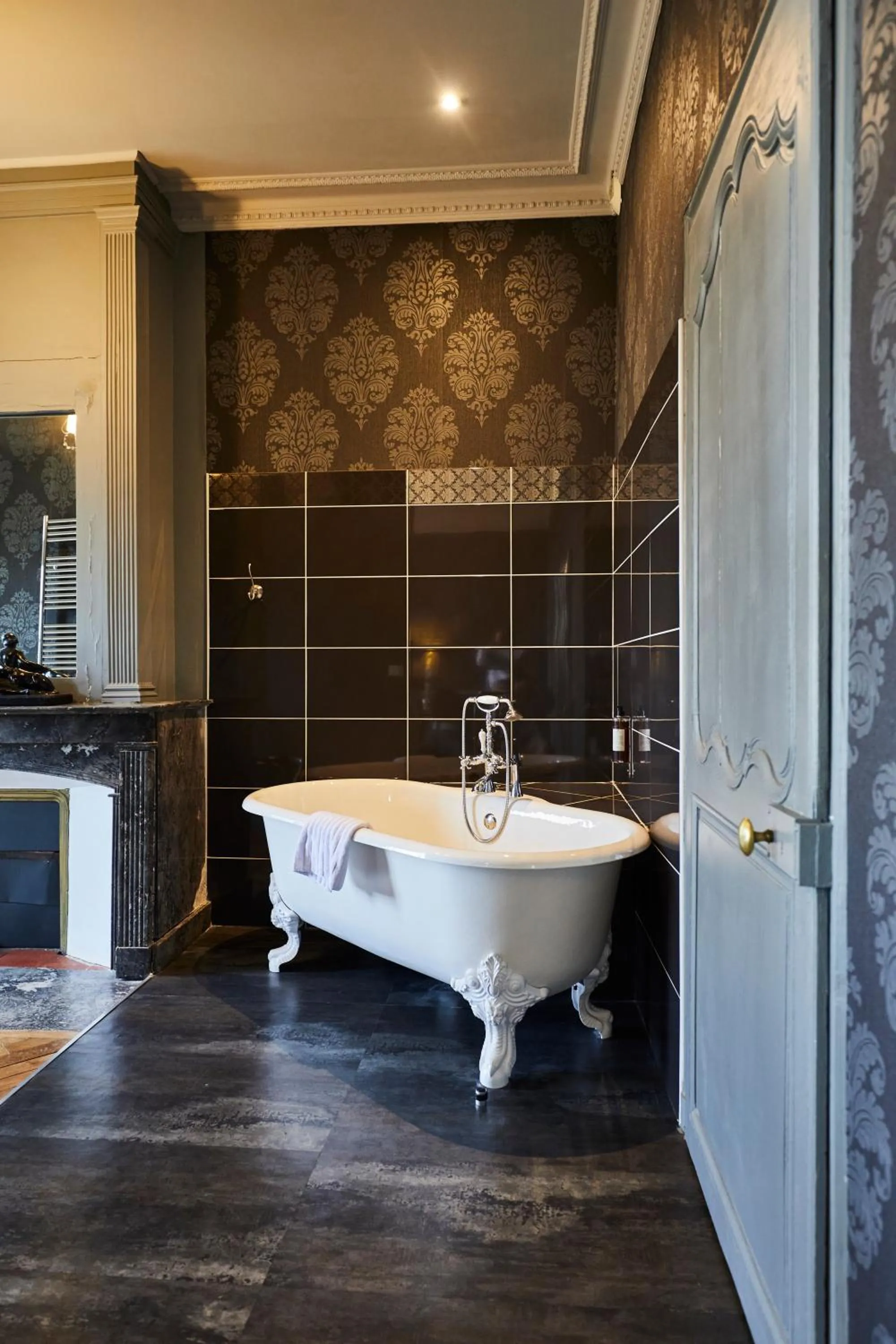 Bath in Hôtel Restaurants & Spa Perier Du Bignon