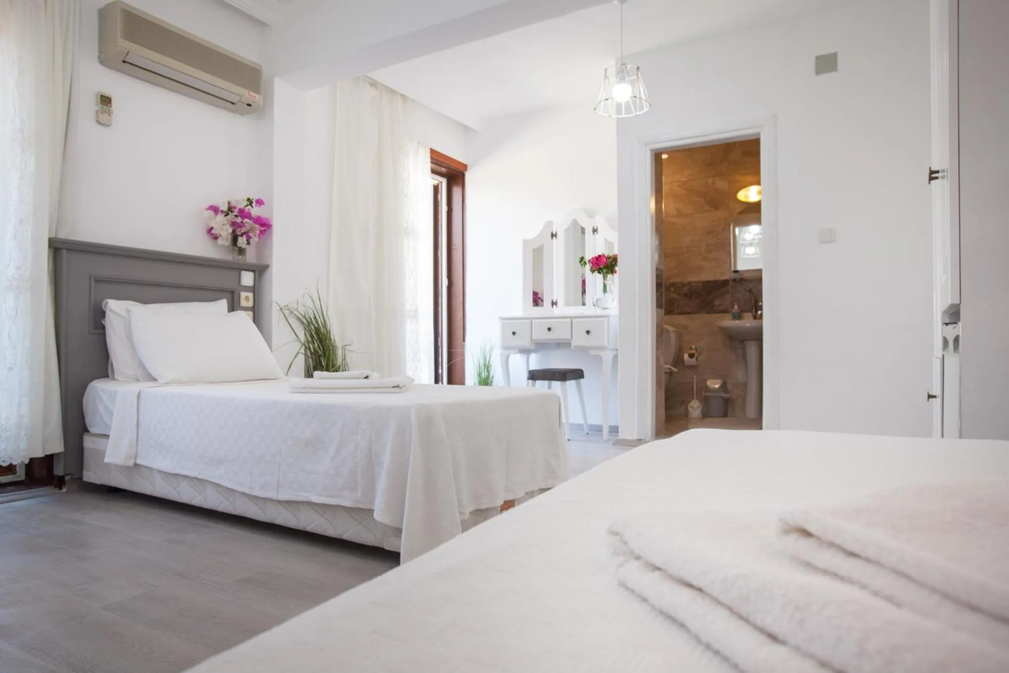 Papermoon Hotel & Apartments