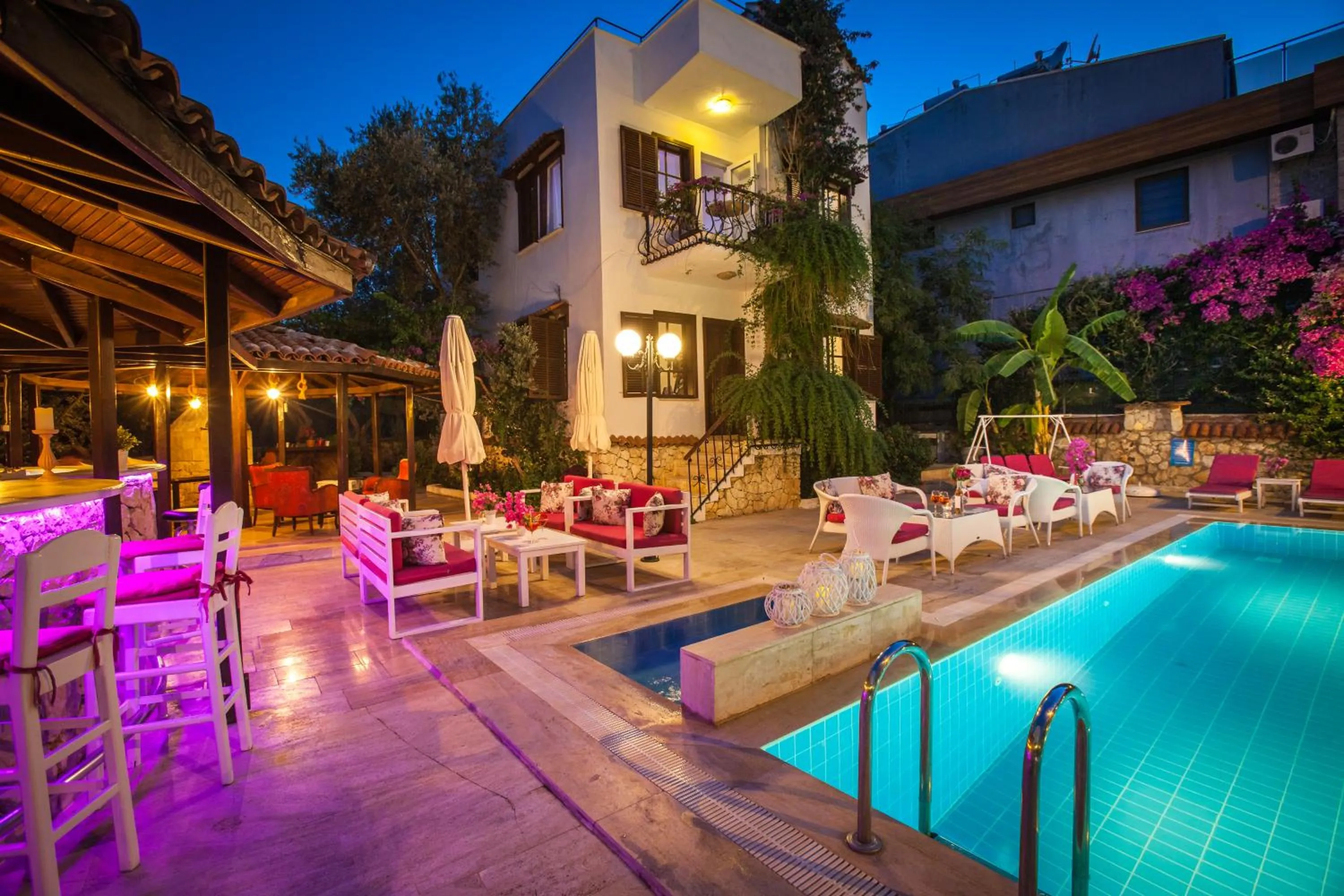 Swimming pool in Papermoon Hotel & Apartments