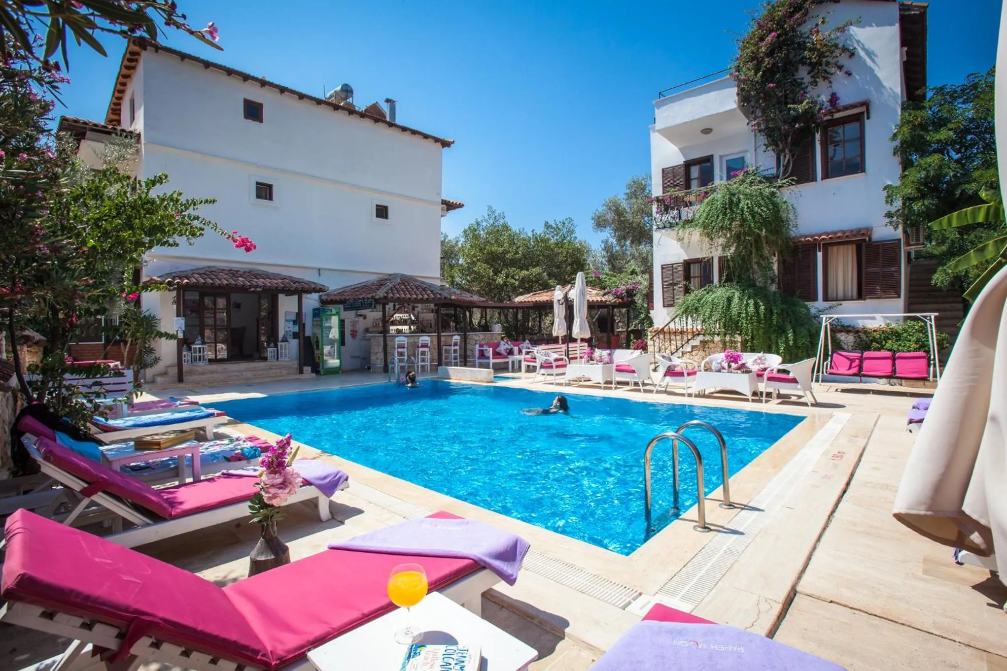 Papermoon Hotel & Apartments