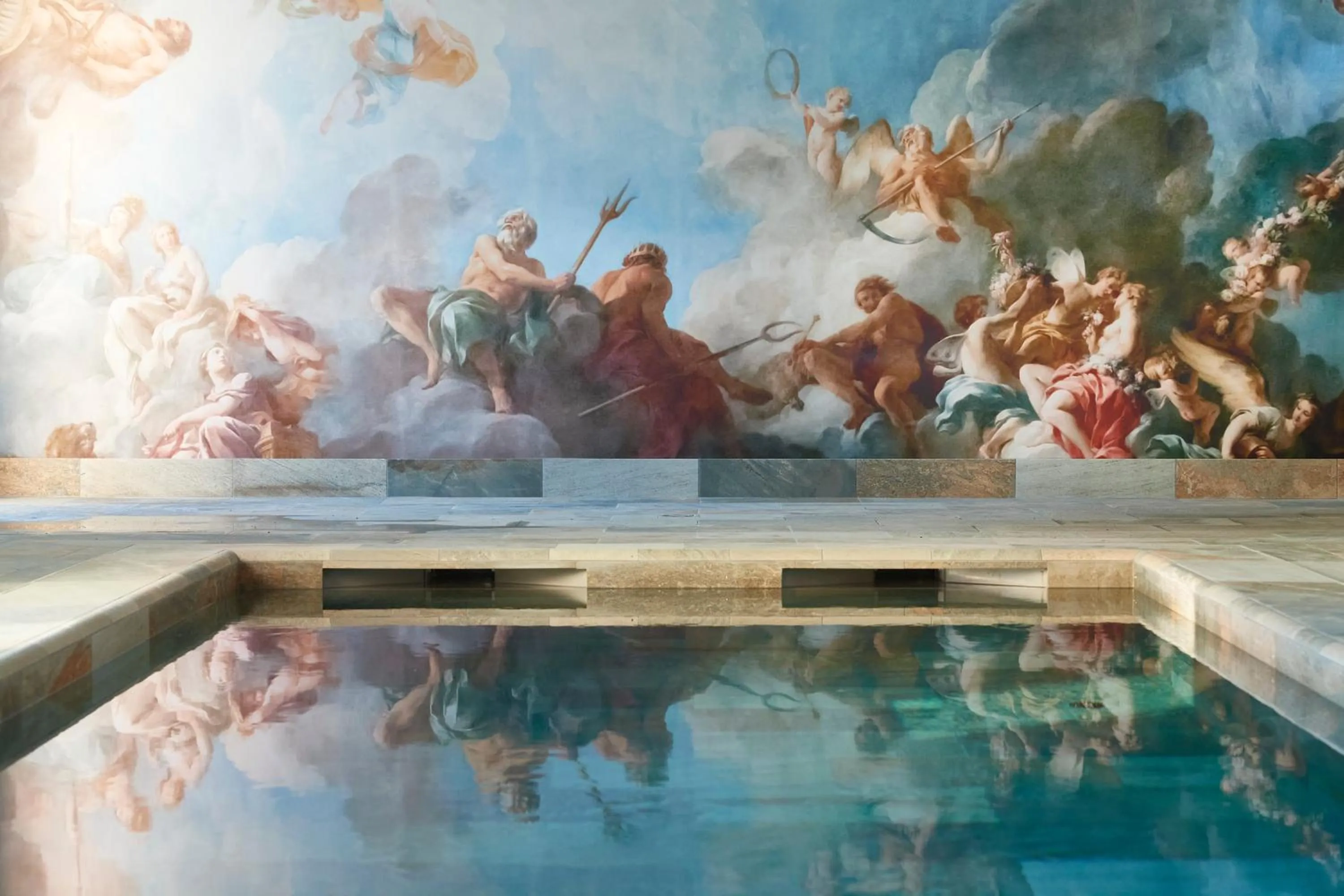 Pool view in Best Western Premier Hotel des Vignes et des Anges