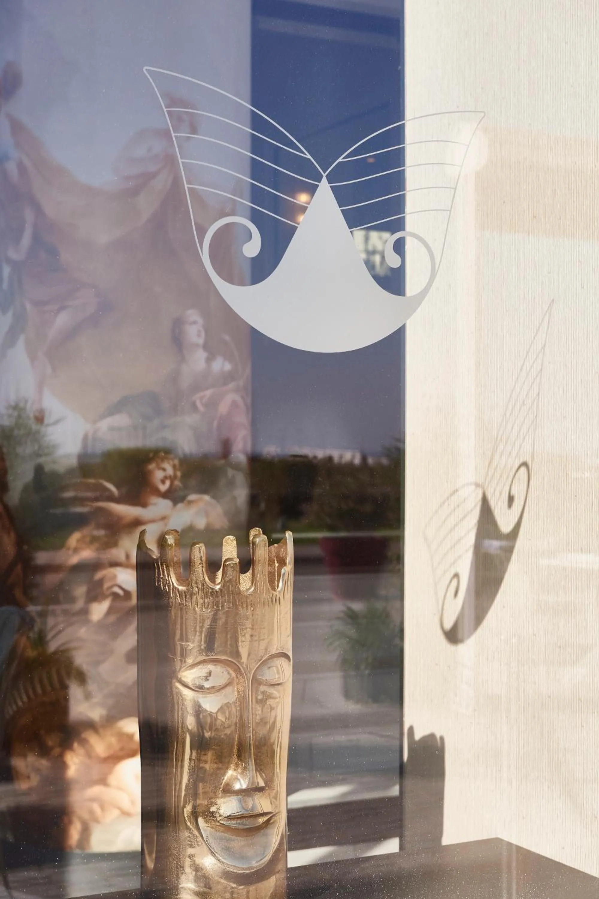 Decorative detail in Best Western Premier Hotel des Vignes et des Anges