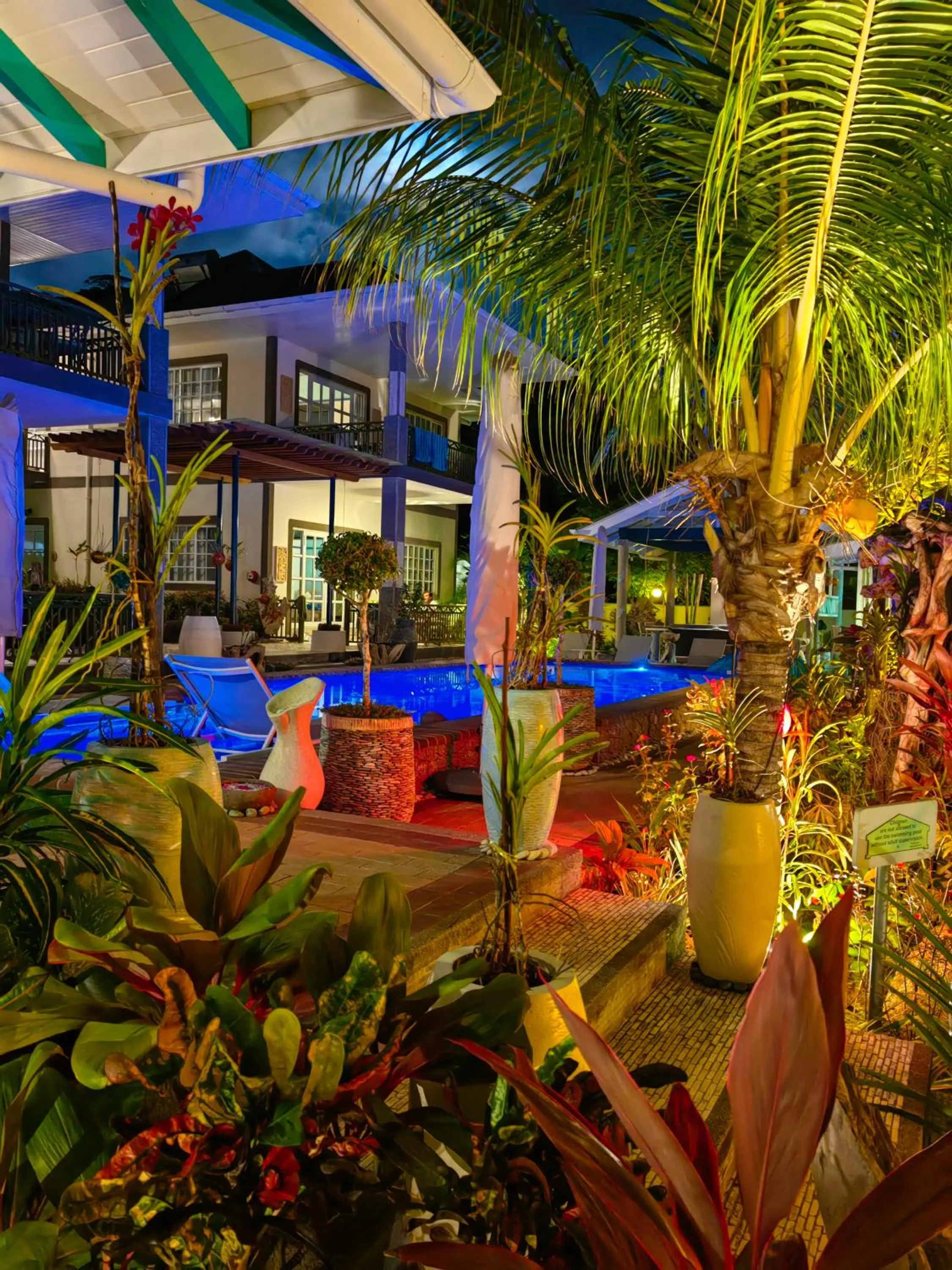 Swimming pool in Villa Charme de L'ile