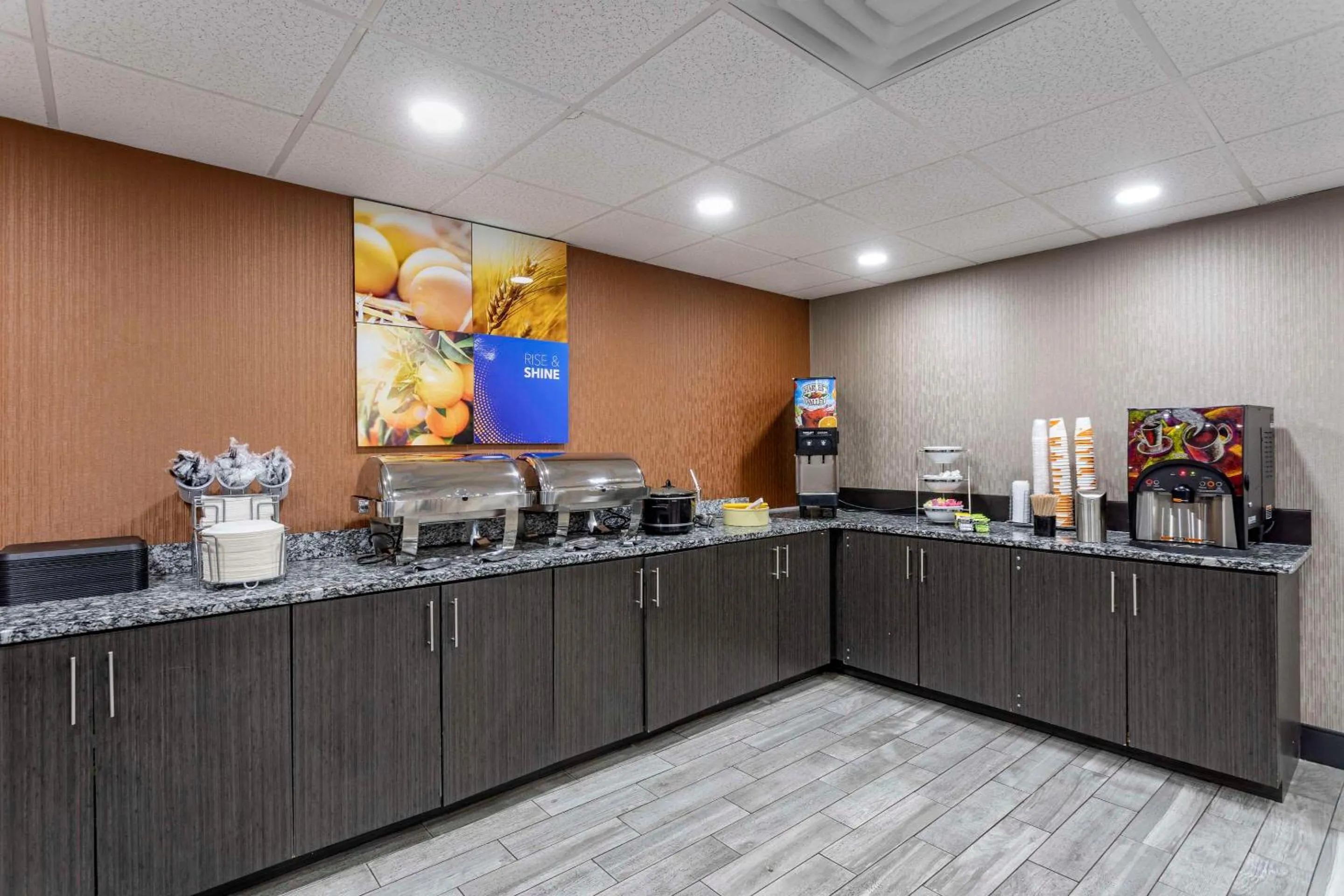 Breakfast in Comfort Inn & Suites Nashville Downtown - Stadium