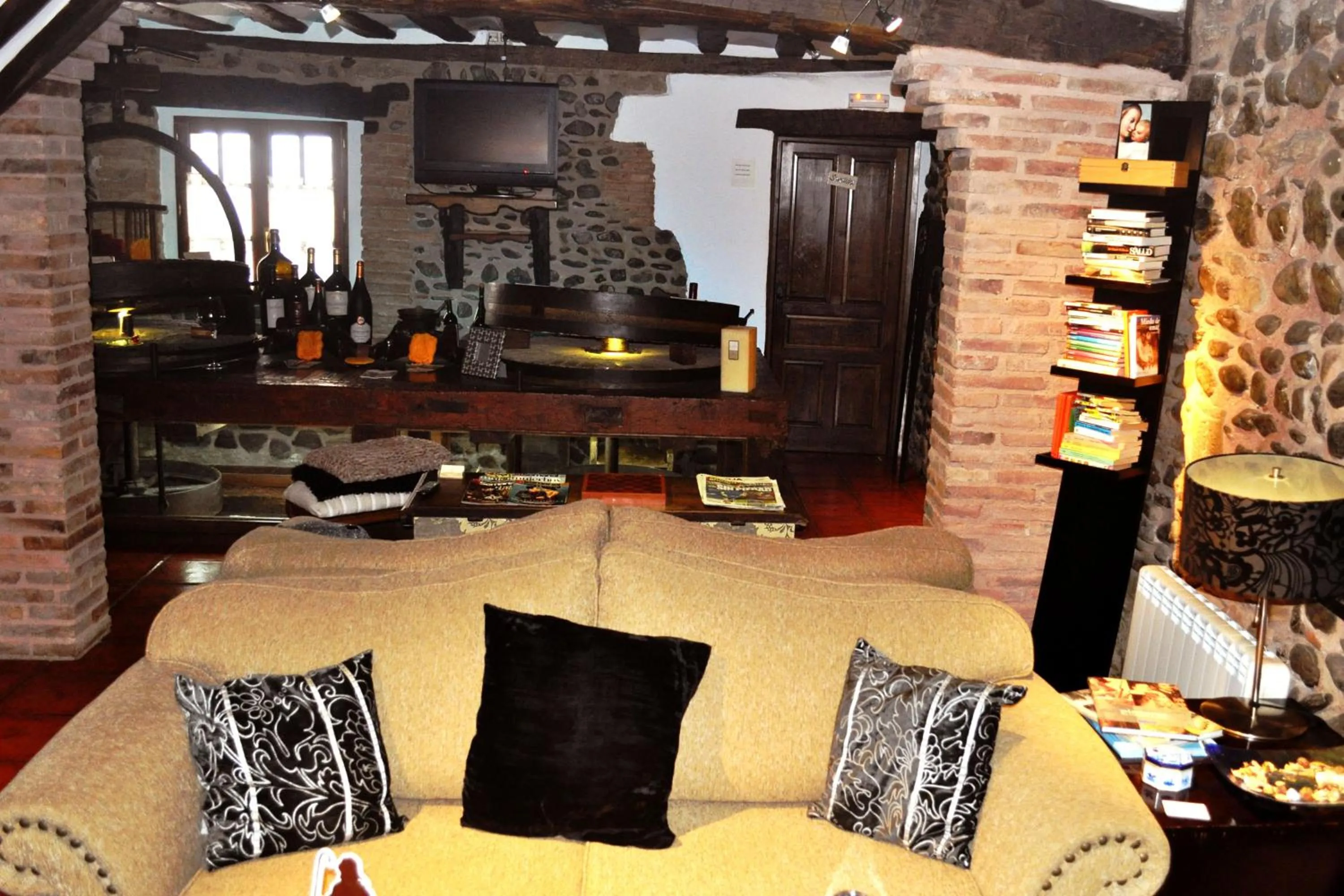 Communal lounge/ TV room in El Molino de Floren