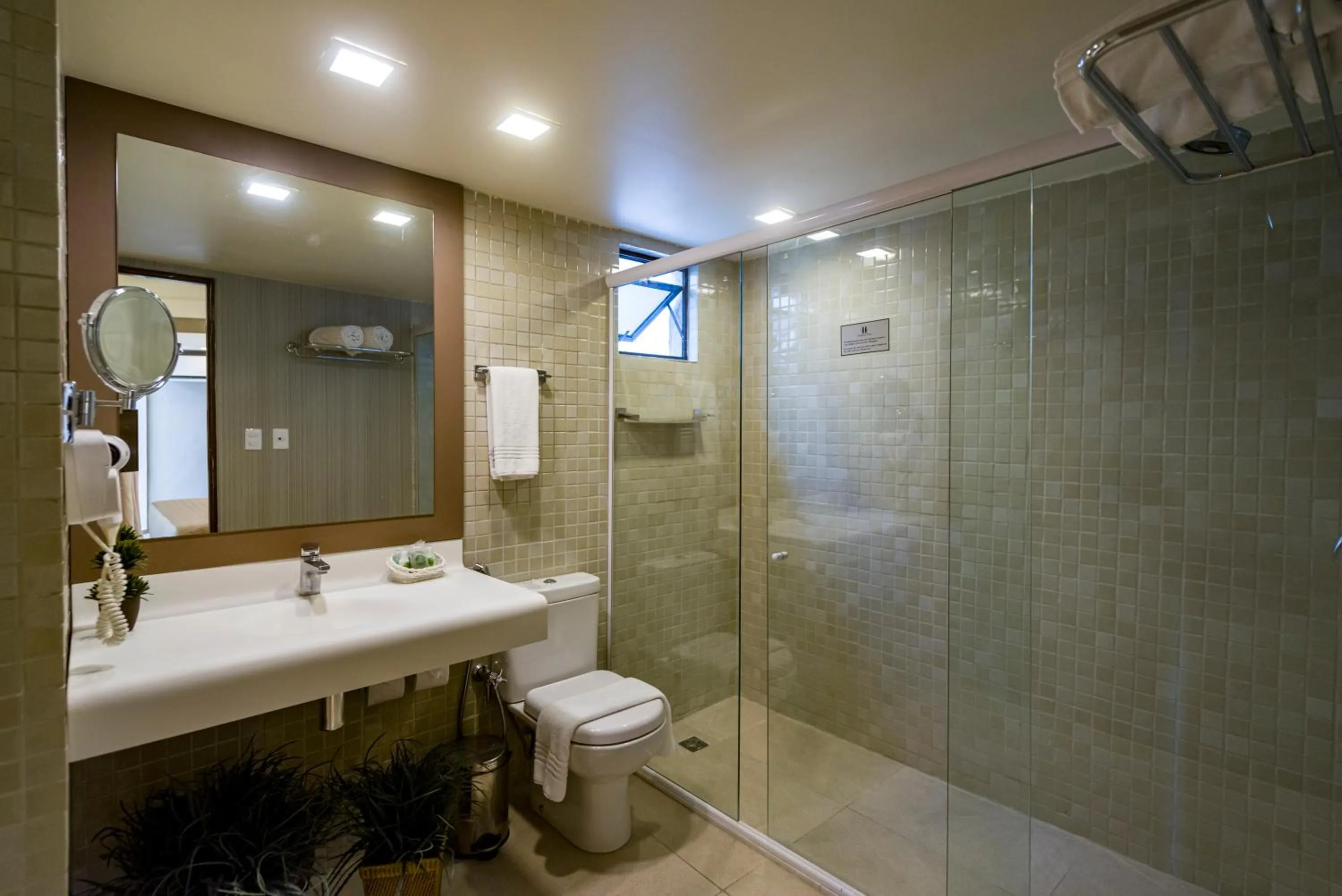 Bathroom in Hardman Praia Hotel