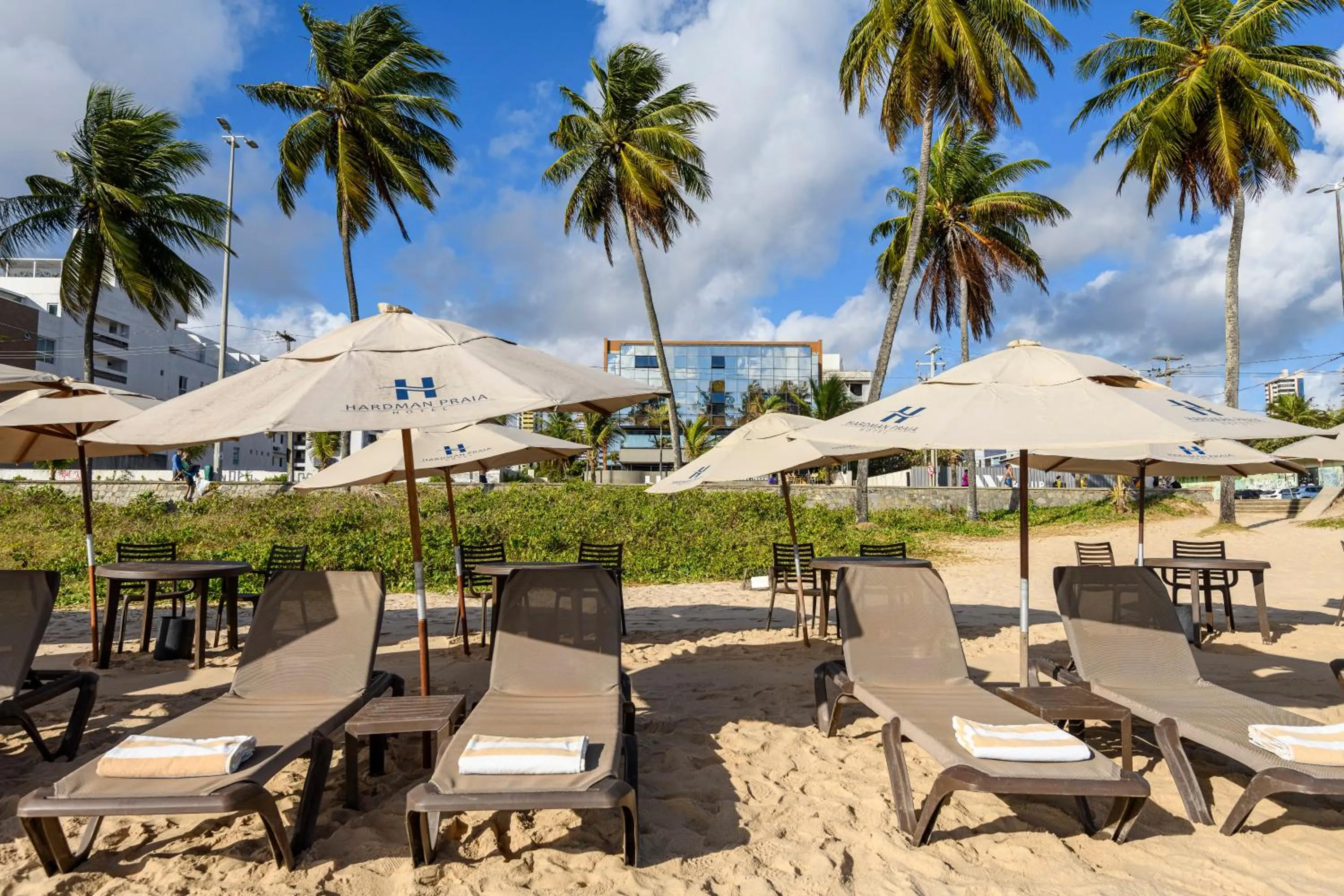 Beach in Hardman Praia Hotel