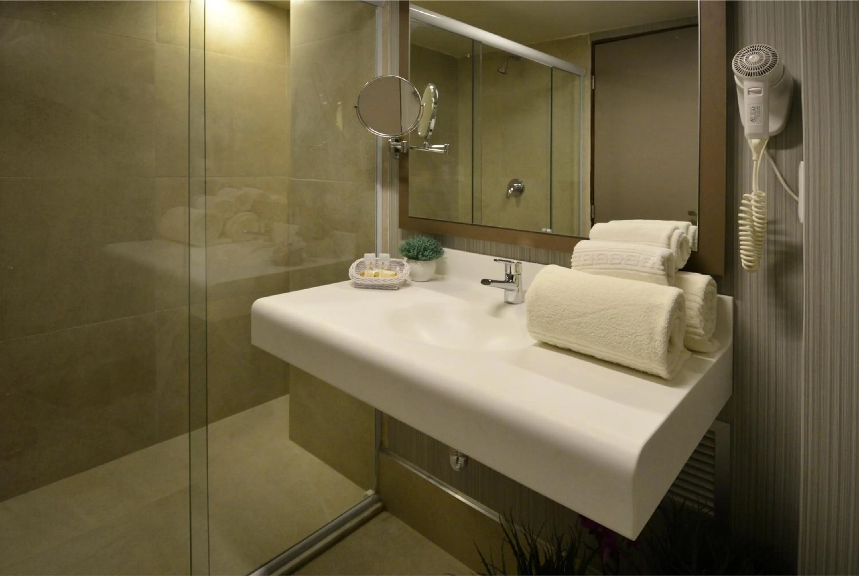 Bathroom in Hardman Praia Hotel