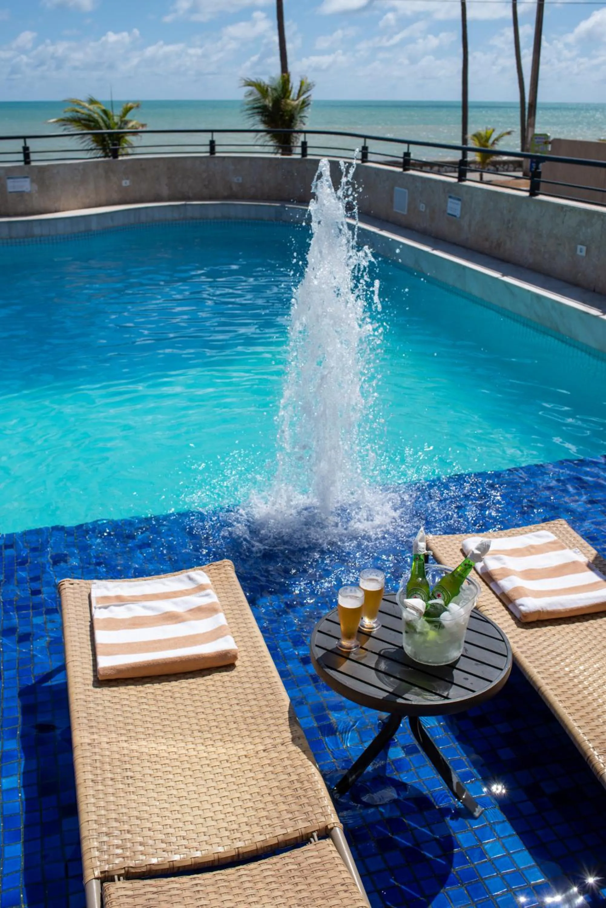 Day in Hardman Praia Hotel