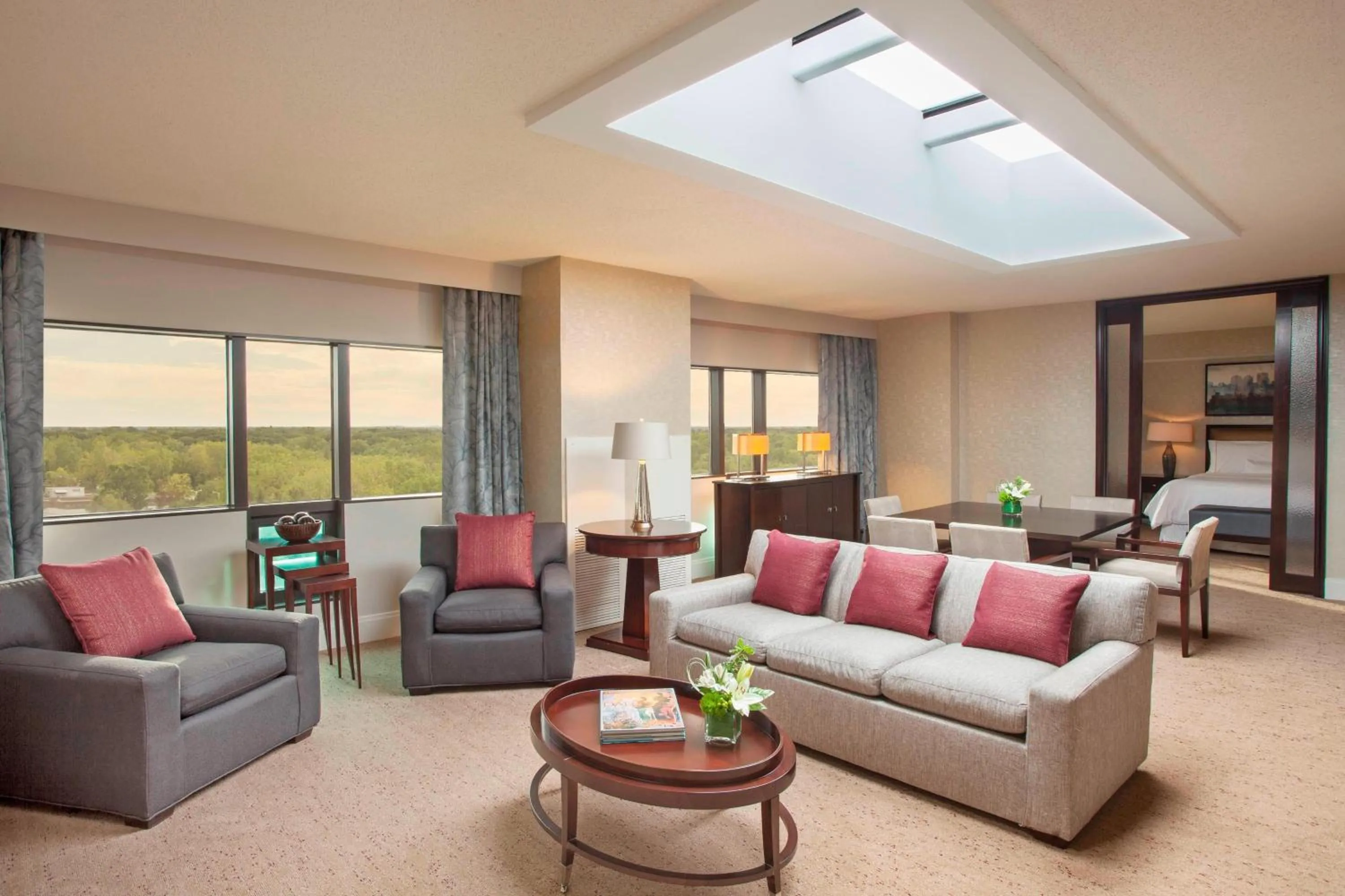 Living room in The Westin Southfield Detroit