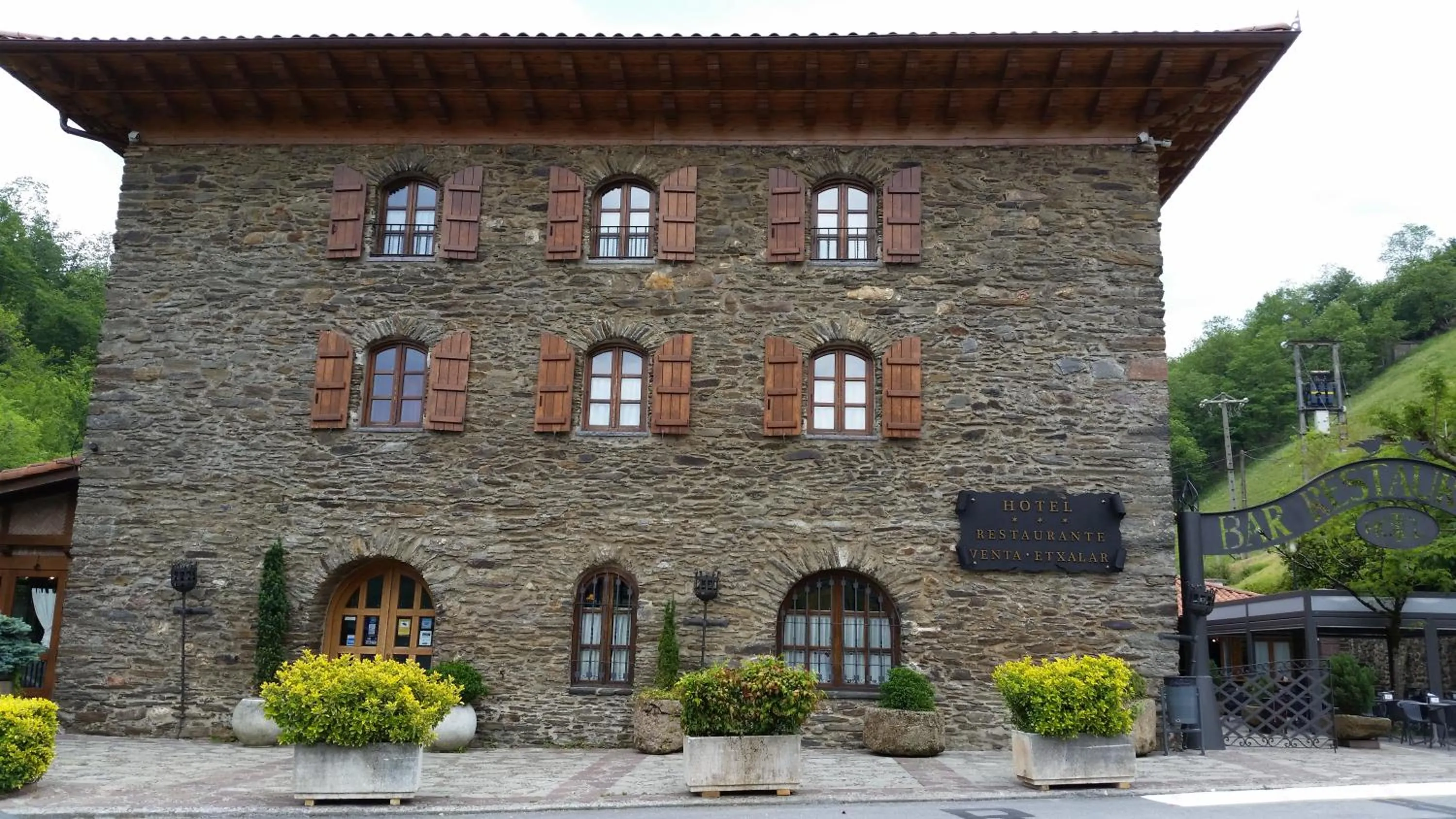 Facade/entrance in Hotel Venta de Etxalar