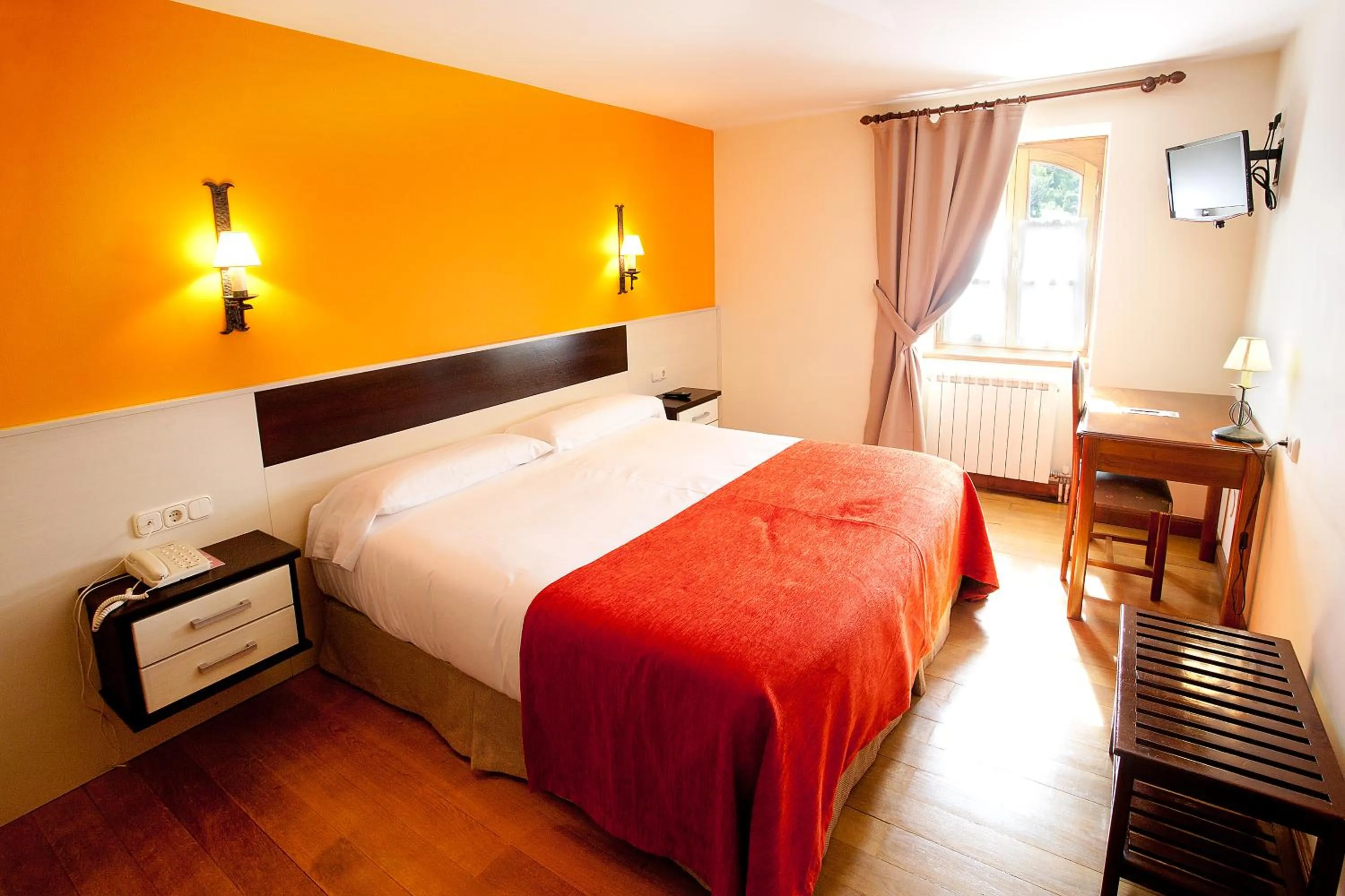 Double or Twin Room in Hotel Venta de Etxalar