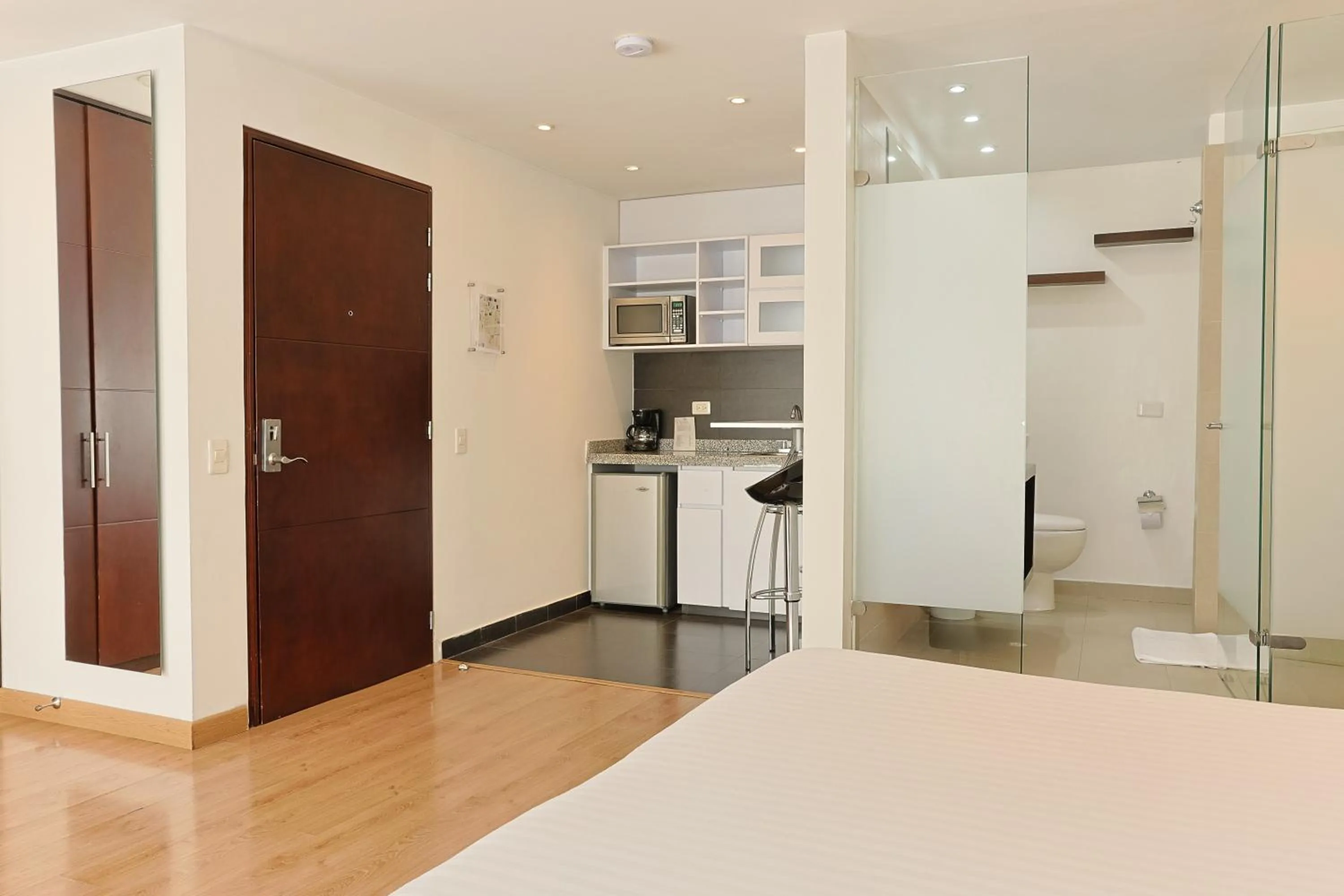 Photo of the whole room in Hotel Hill House Usaquén