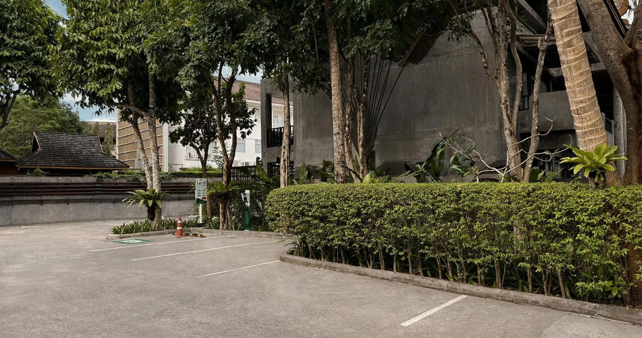Parking in The Dewa Koh Chang