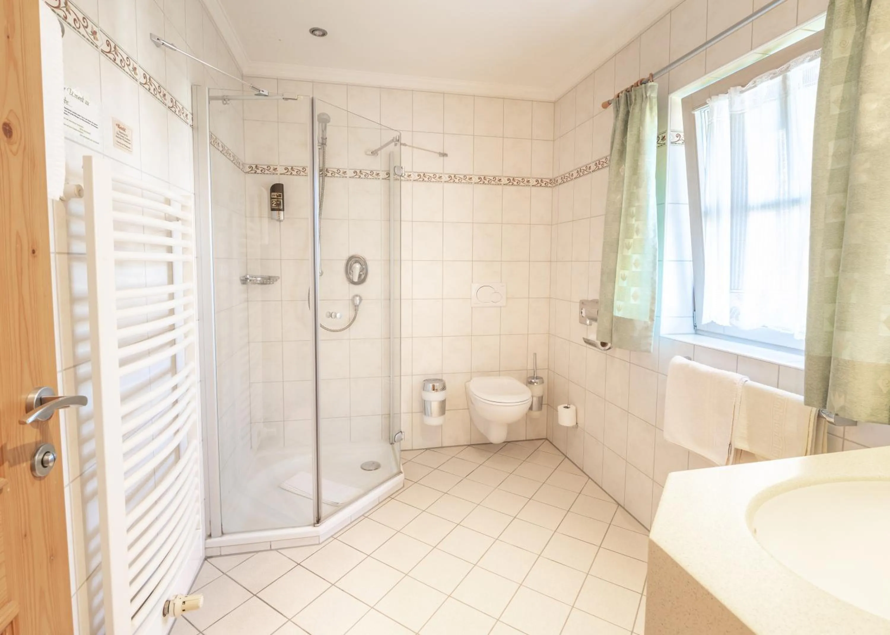 Shower in Hotel Keindl