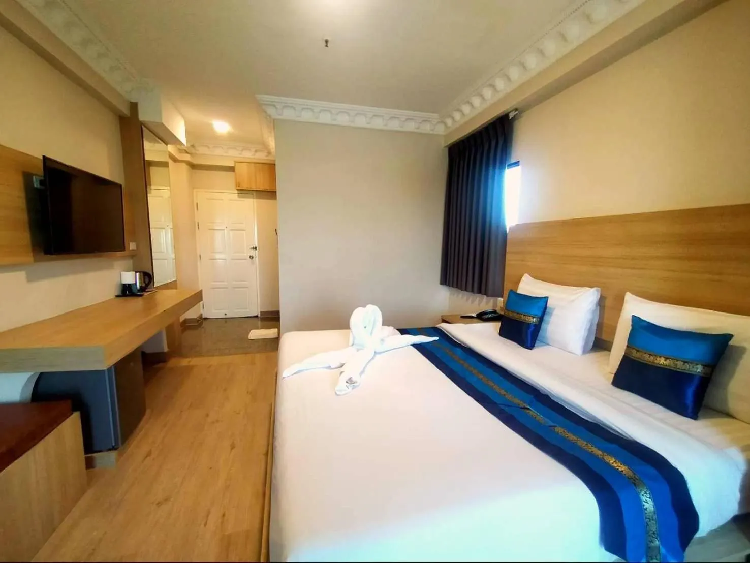 Bedroom, Bed in Tara Lake