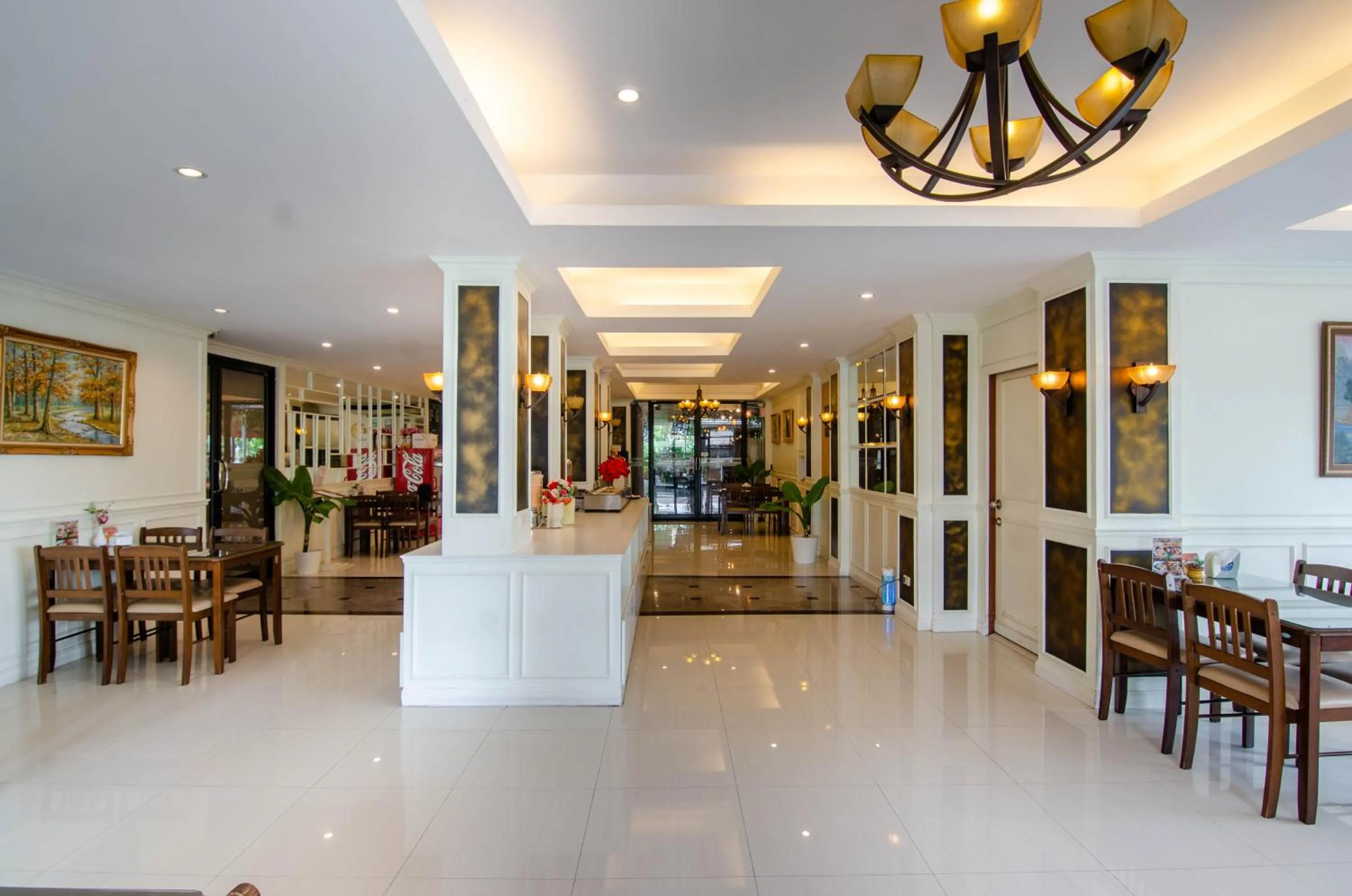 Restaurant/places to eat in Tara Lake