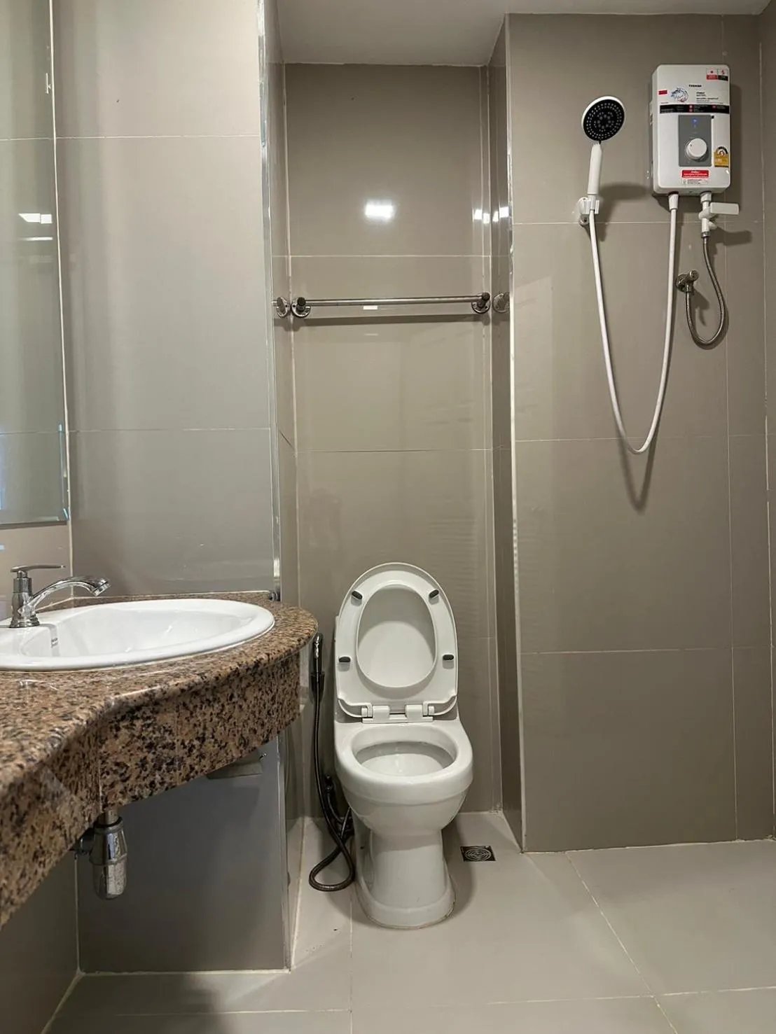 Bathroom in Tara Lake