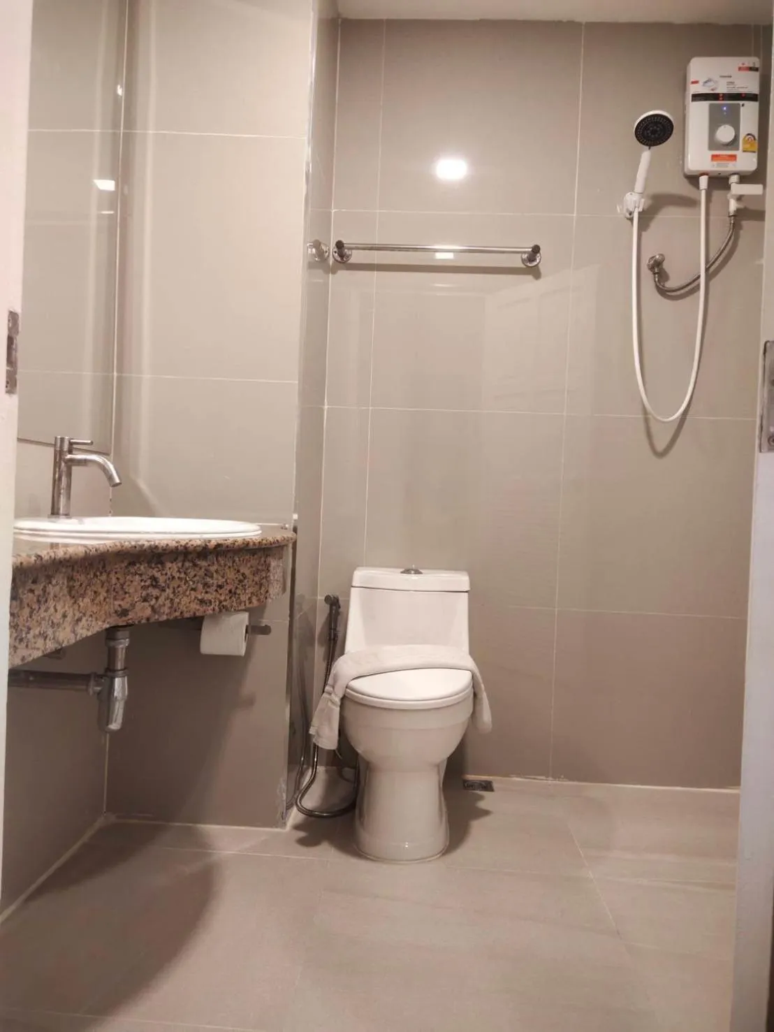 Bathroom in Tara Lake