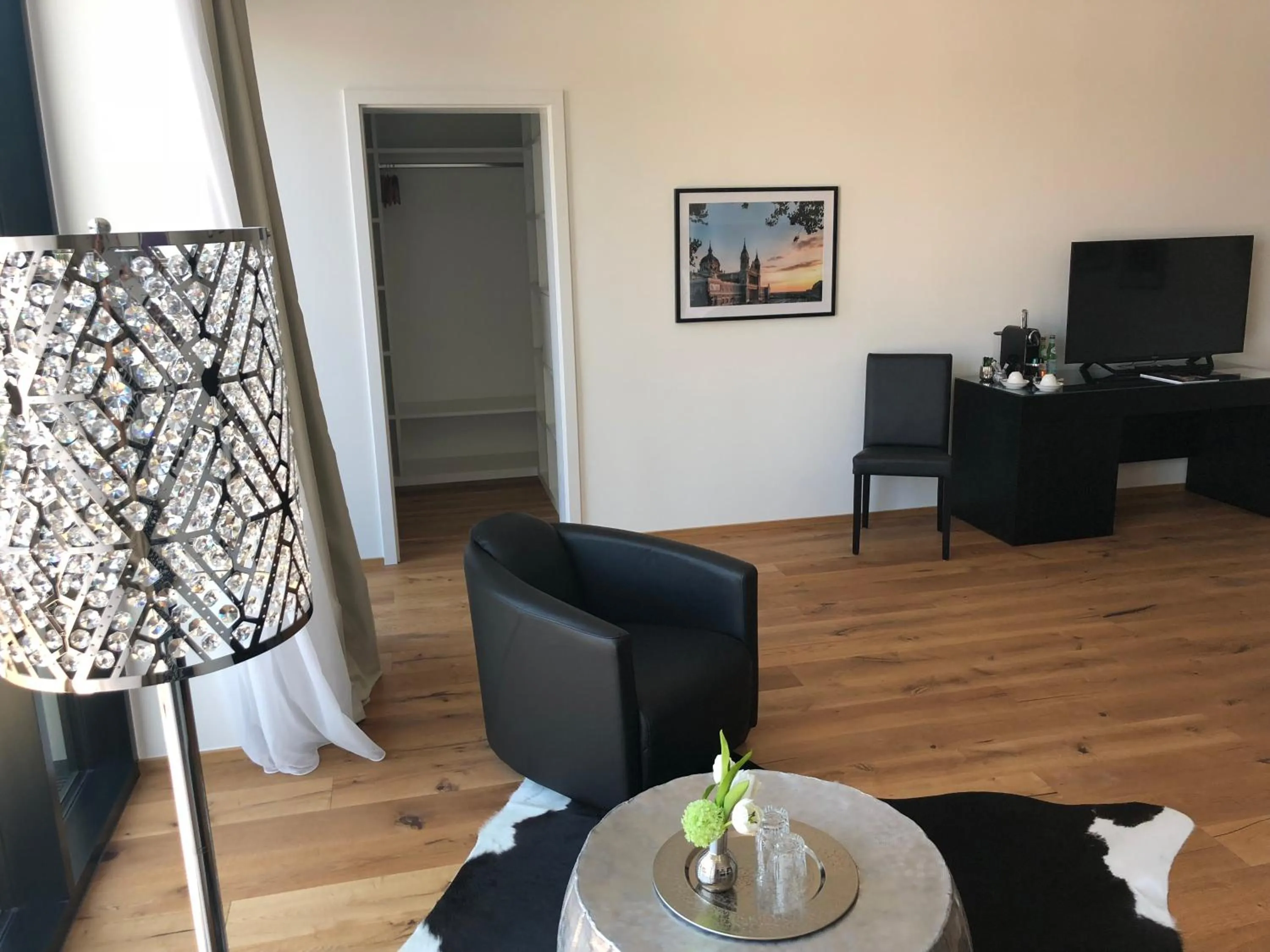 Photo of the whole room in Voss Villa